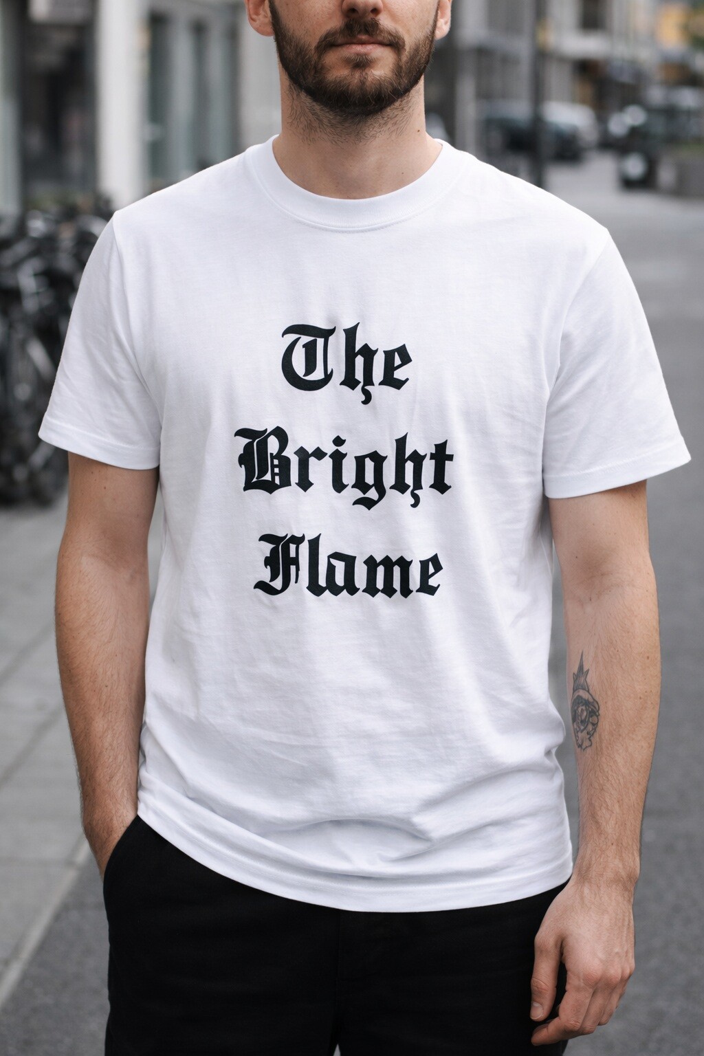 Großhändler FIVE EVER - Leicht oversized T-Shirt aus 100% Baumwolle