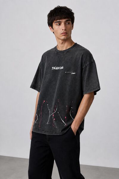 Wholesaler FIVE EVER - Oversized t-shirt with an urban and artistic vibe Wholesaler FIVE EVER - Oversized t-shirt with an urban and artistic vibe