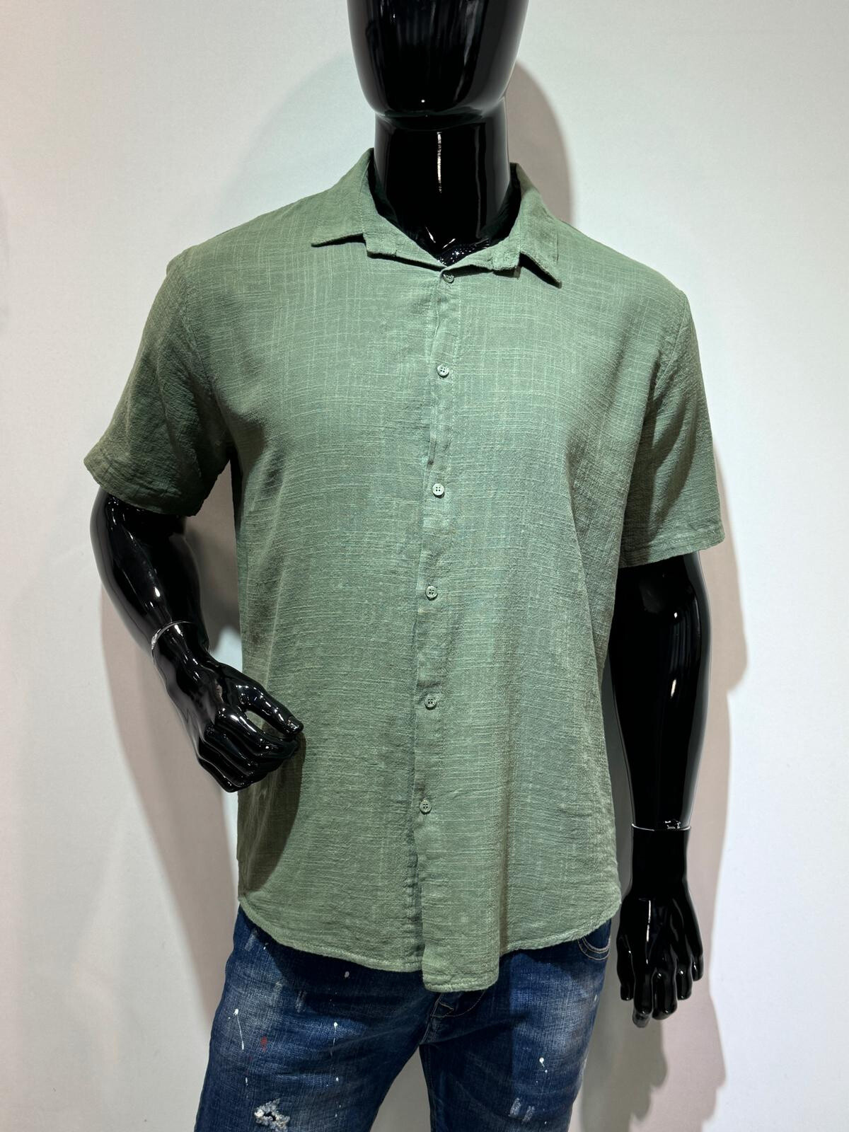 Grossiste Forbest - Chemise légère Homme pour l'été uni en coton et lin mélangés