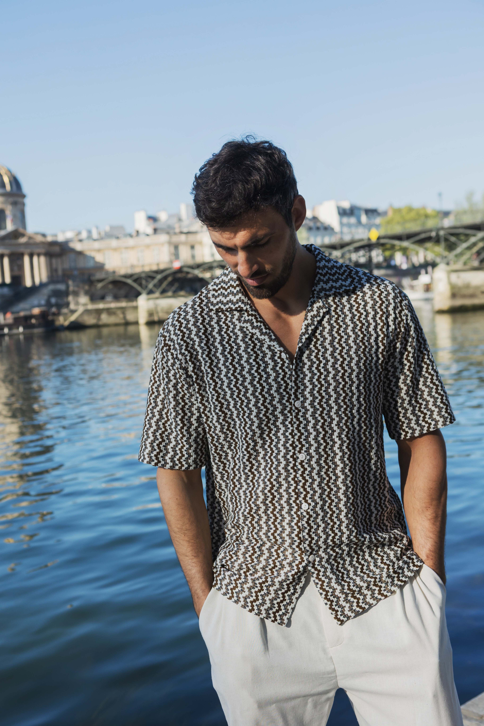 Wholesaler Frilivin - Blouse with dynamic geometric pattern
