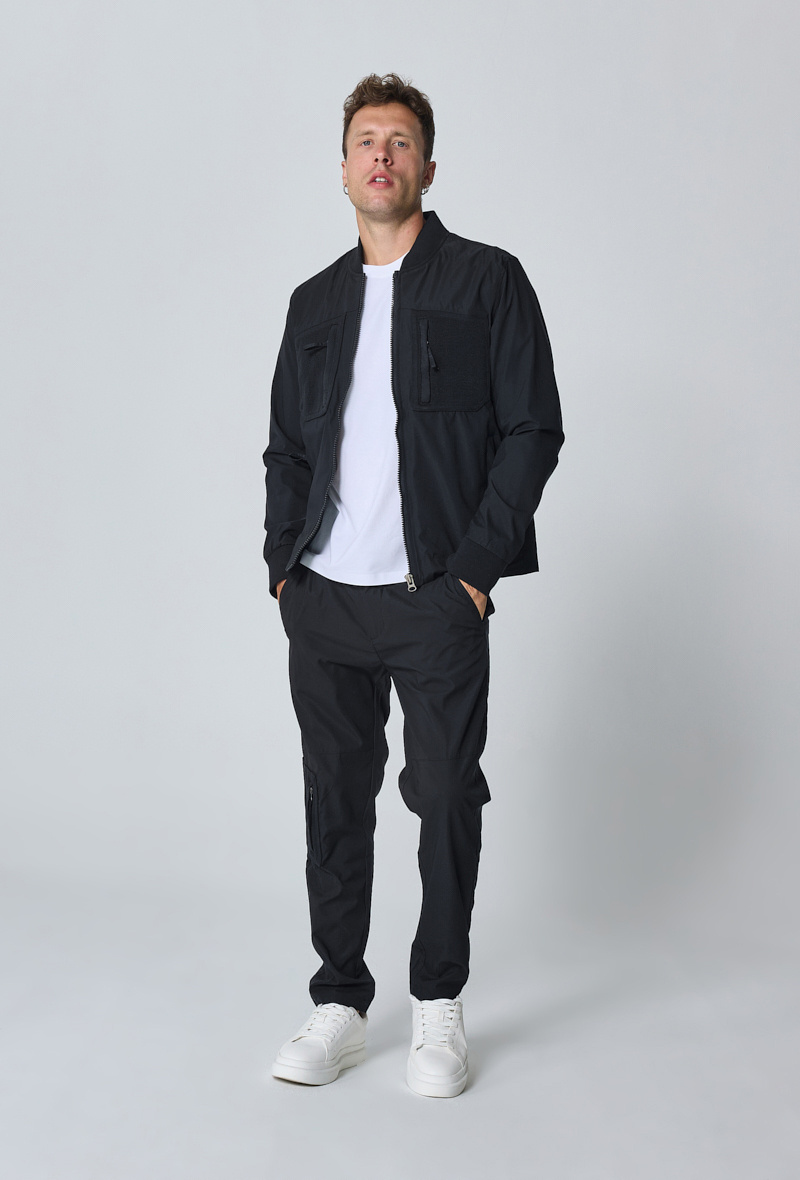 Großhändler Frilivin - Set aus Cargojacke und Hose