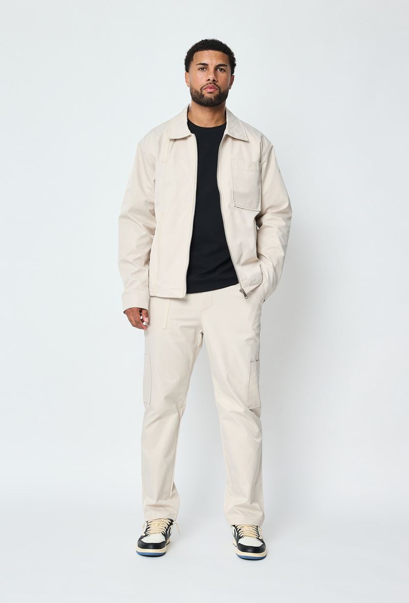 Großhändler Frilivin - Set aus Jacke und Hose mit Tasche