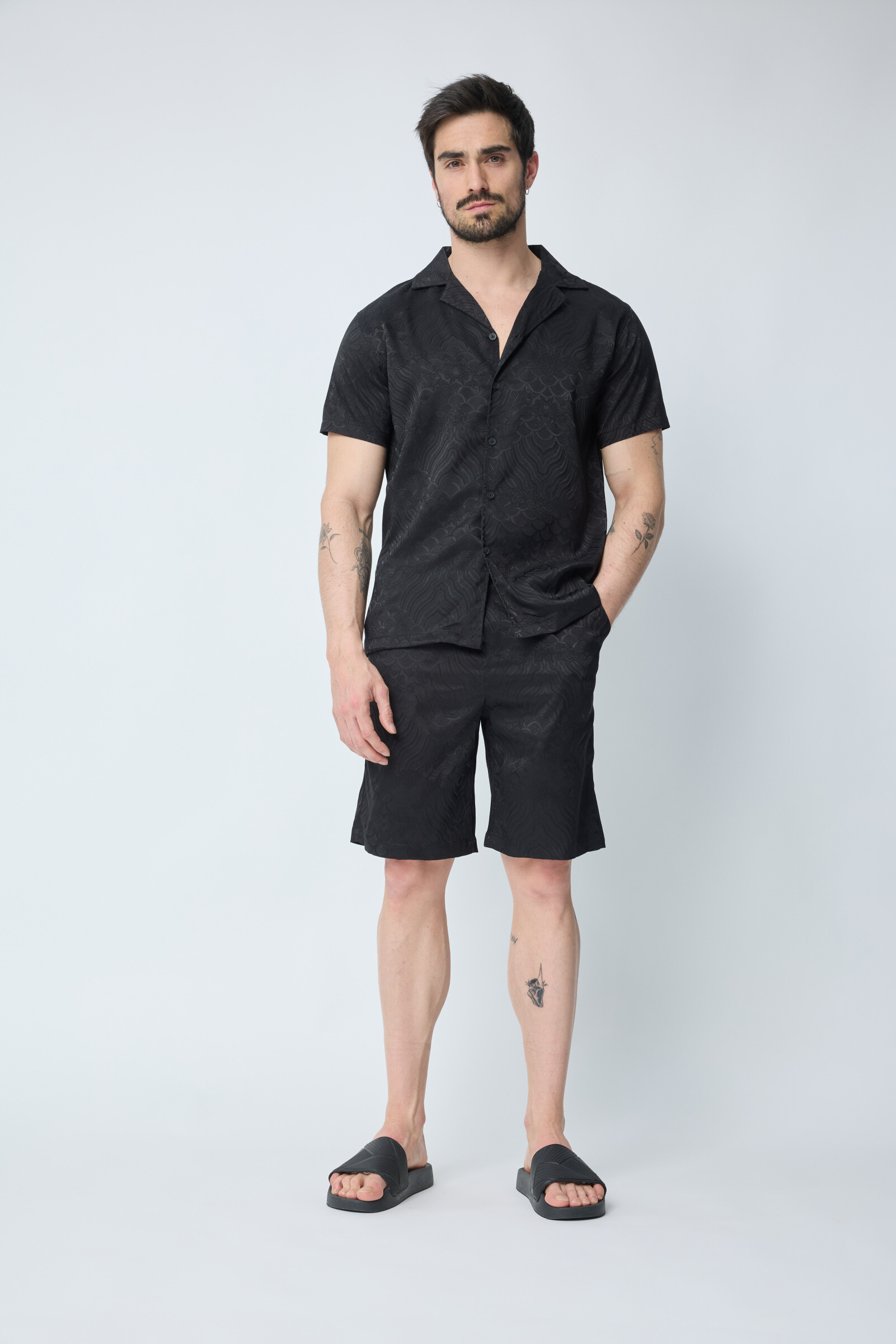 Wholesaler Frilivin - Uni shorts shirt set