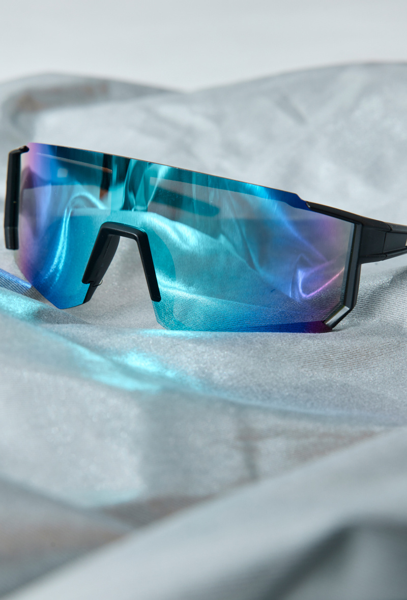 Wholesaler Frilivin - Sporty and trendy glasses