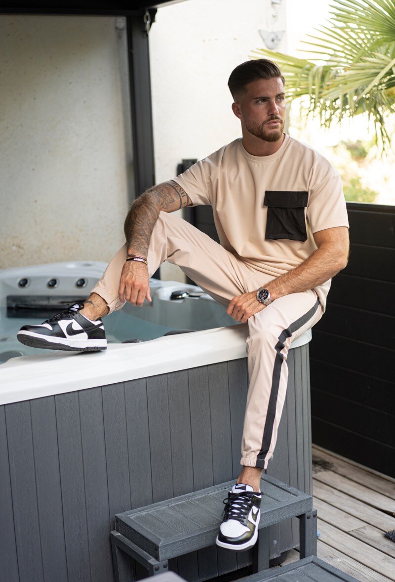 Grossiste Frilivin - Pantalon style jogging brodé bandes latérales