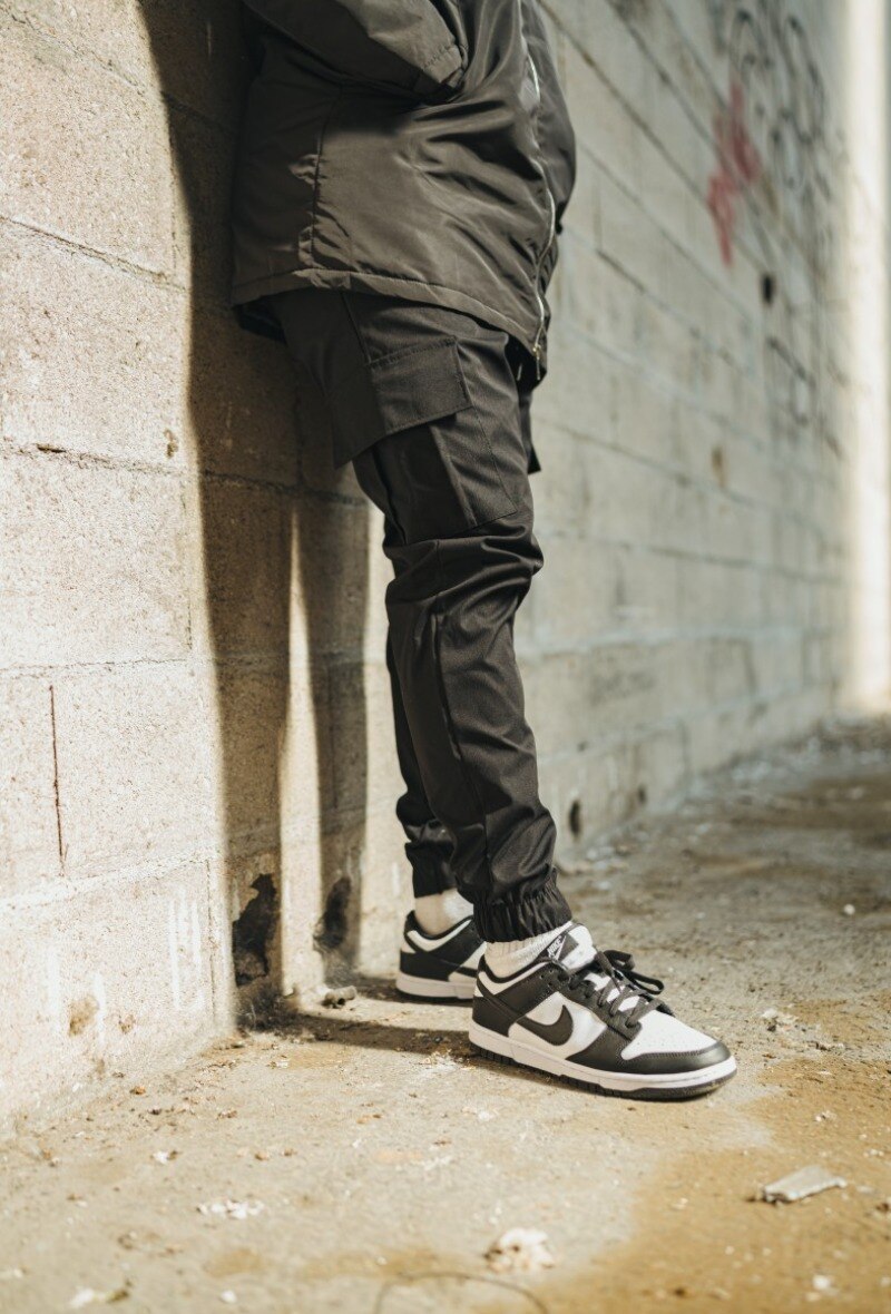 Grossista Frilivin - Pantaloni da jogging cargo monocolore alla moda