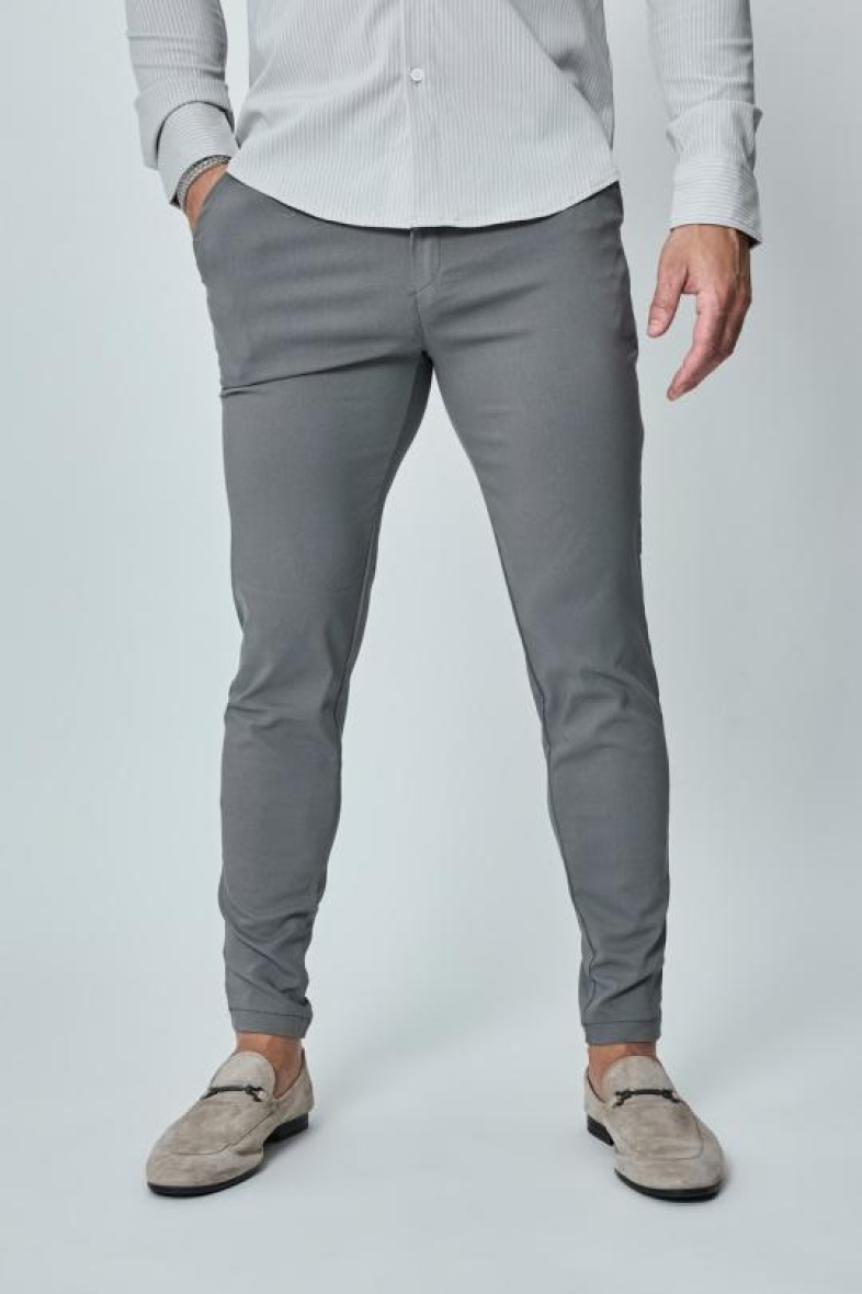 Großhändler Frilivin - Einfarbige Chinos J