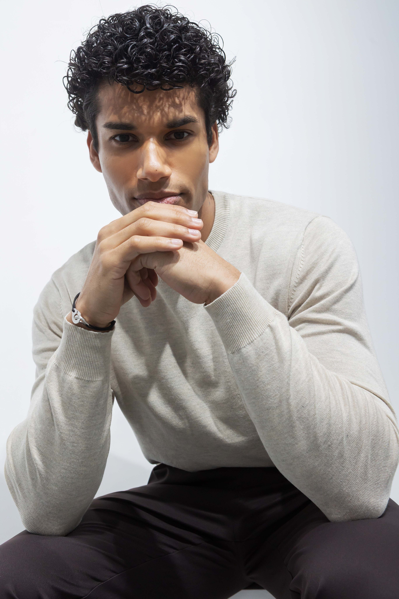 Großhändler Frilivin - Basic Rundhals-Pullover