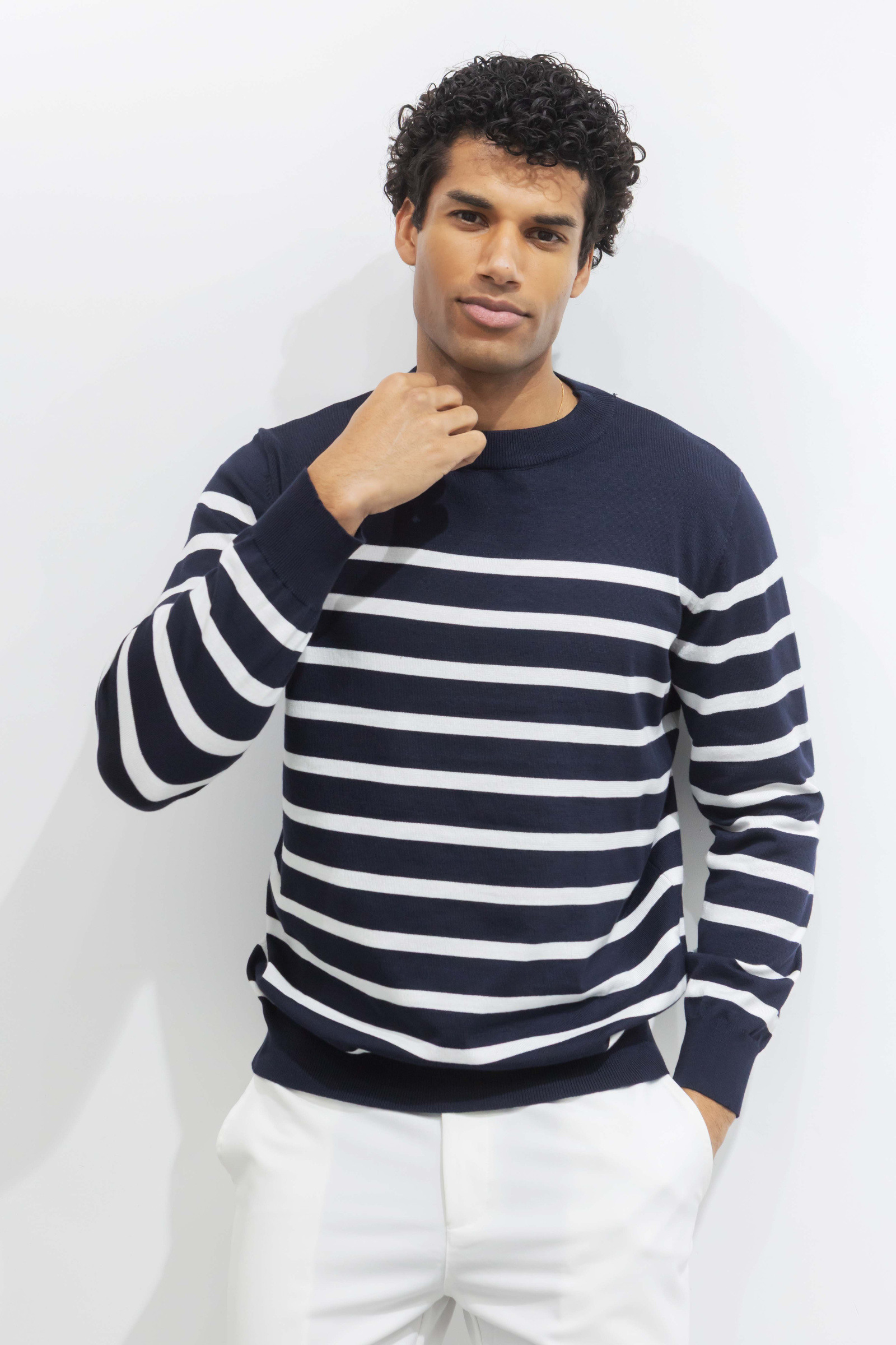 Großhändler Frilivin - Langarm-Marinestreifenpullover