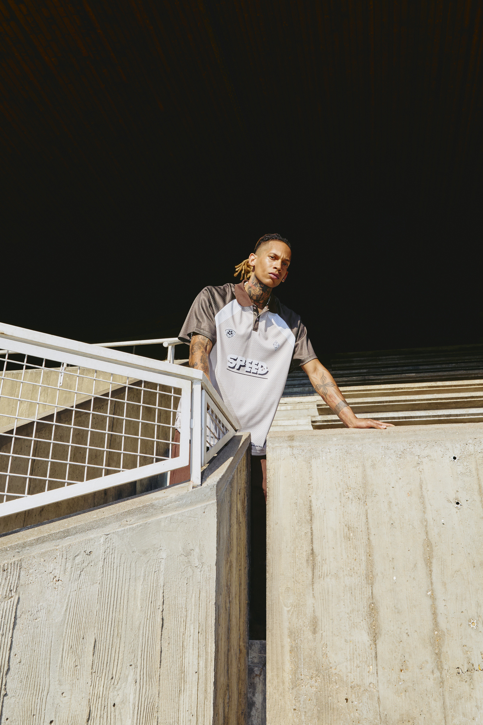 Grossista Frilivin - T-shirt con bottoni