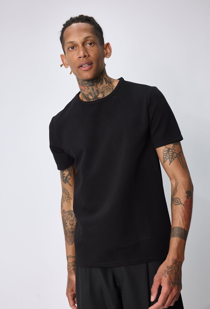 Grossista Frilivin - T-shirt aderente e raffinata