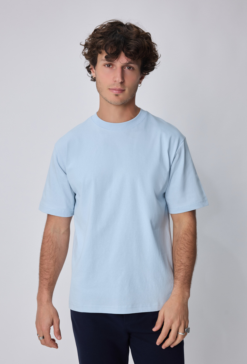 Großhändler Frilivin - T-Shirt mit klassischem Schnitt.