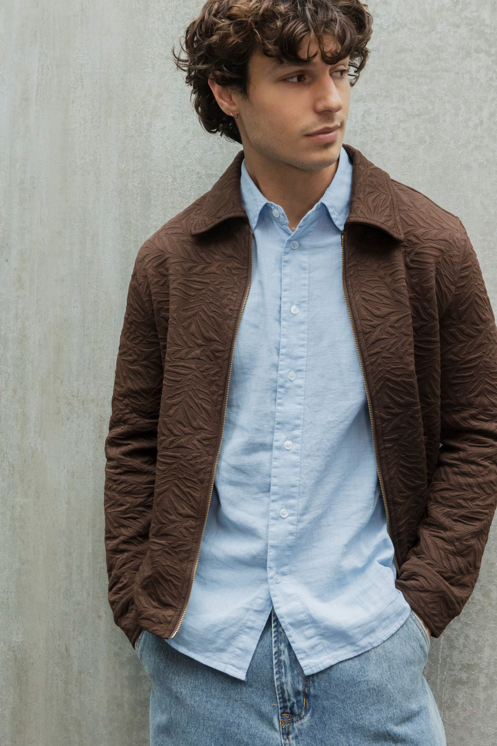 Mayorista Frilivin - Chaqueta Minimalista – Elegancia y Simplicidad
