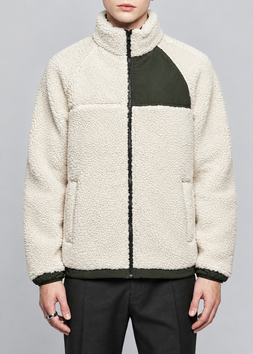 Grossiste FUSIONAL / JOHN H - Veste zippée en sherpa texturé et empiècements contrastés