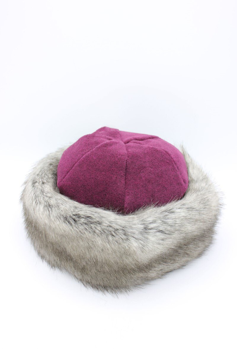 Wholesaler Hologramme Paris - Portugal toque in water-repellent polyester with synthetic fur