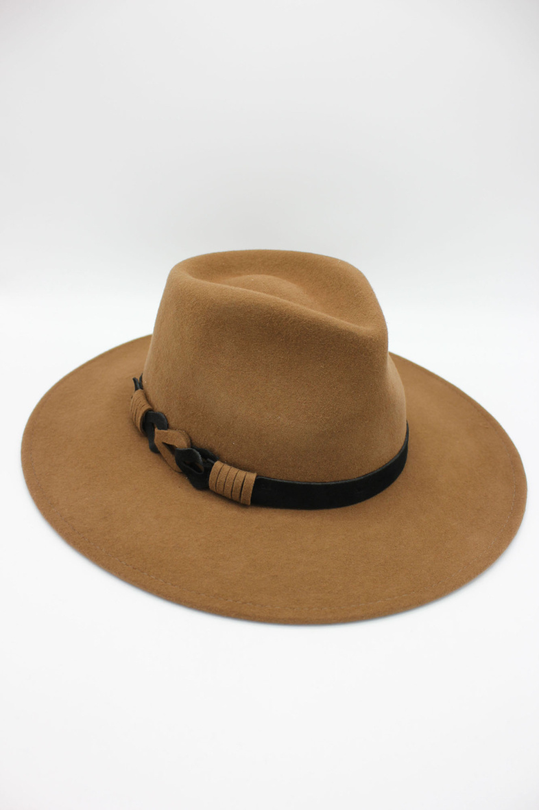 Grossiste Hologramme Paris - Chapeau italien en laine avec ceinture cuir cordon taille réglable