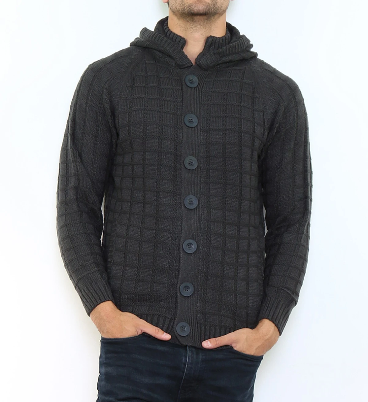 Gilet en maille homme
Fermeture boutonnée pratique et élégante
Avec capuche moderne et confortable
Acrylique de qualité : doux et chaud
Style tendance pour l’hiver