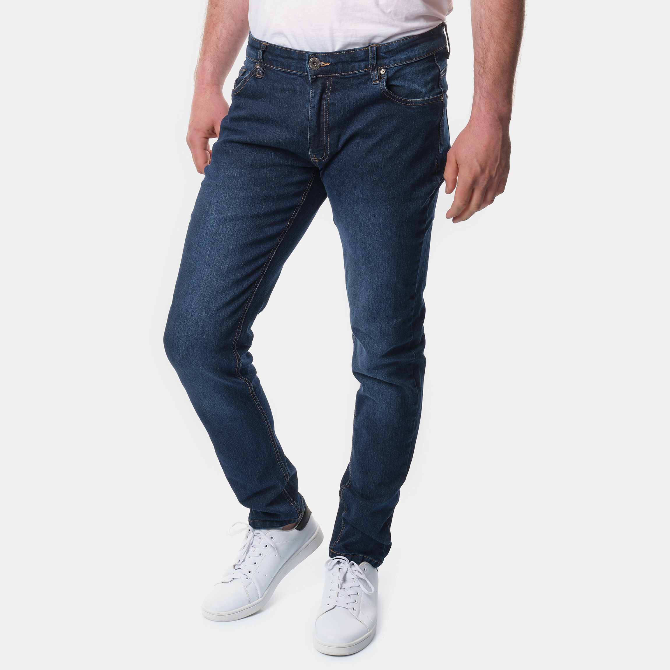 Jean homme uni
Coupe slim moderne et ajustée
Coton & élasthanne : confort et souplesse
Style tendance et polyvalent
Fin de série = petit prix