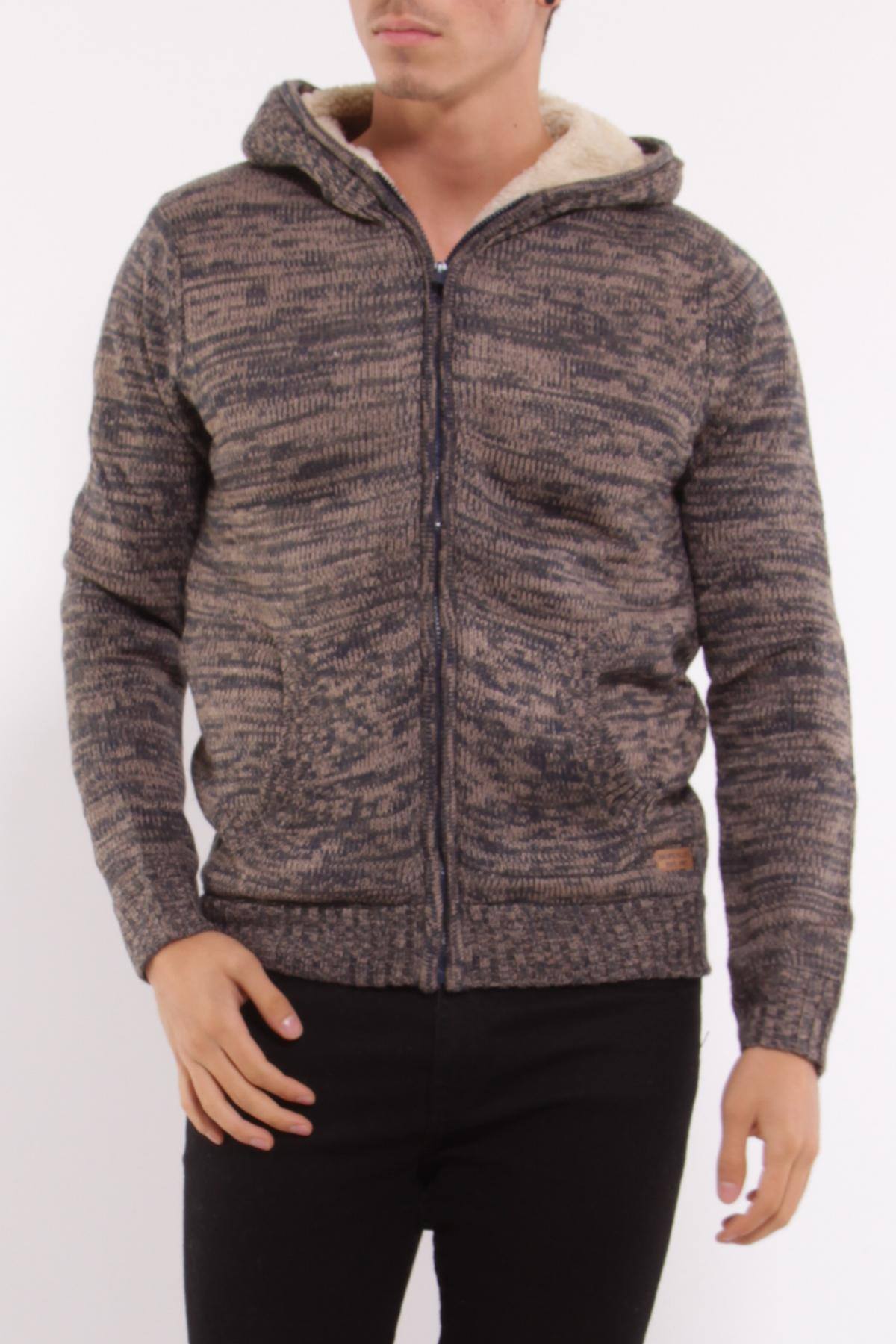 Knit cardigan with front zipper closure
Integrated hood for a casual and cozy style
Warm and soft sherpa lining inside
Made of acrylic for good durability and easy care
Perfect for facing cool days with comfort
NOTE: Runs small – consider ordering one size up from your usual size