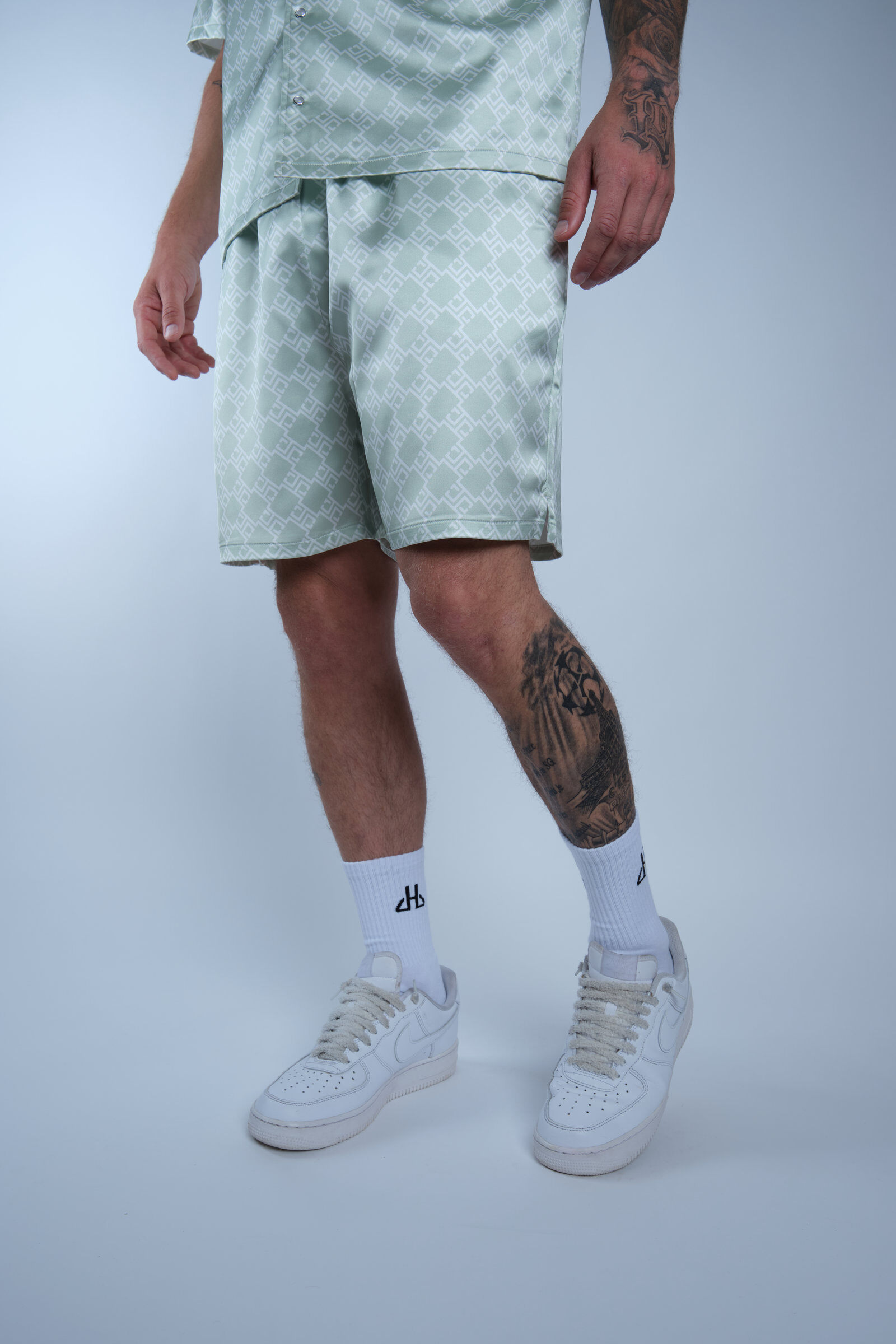 Großhändler HORSPIST - Savone Shorts mit weißem Multicolor-Monogramm