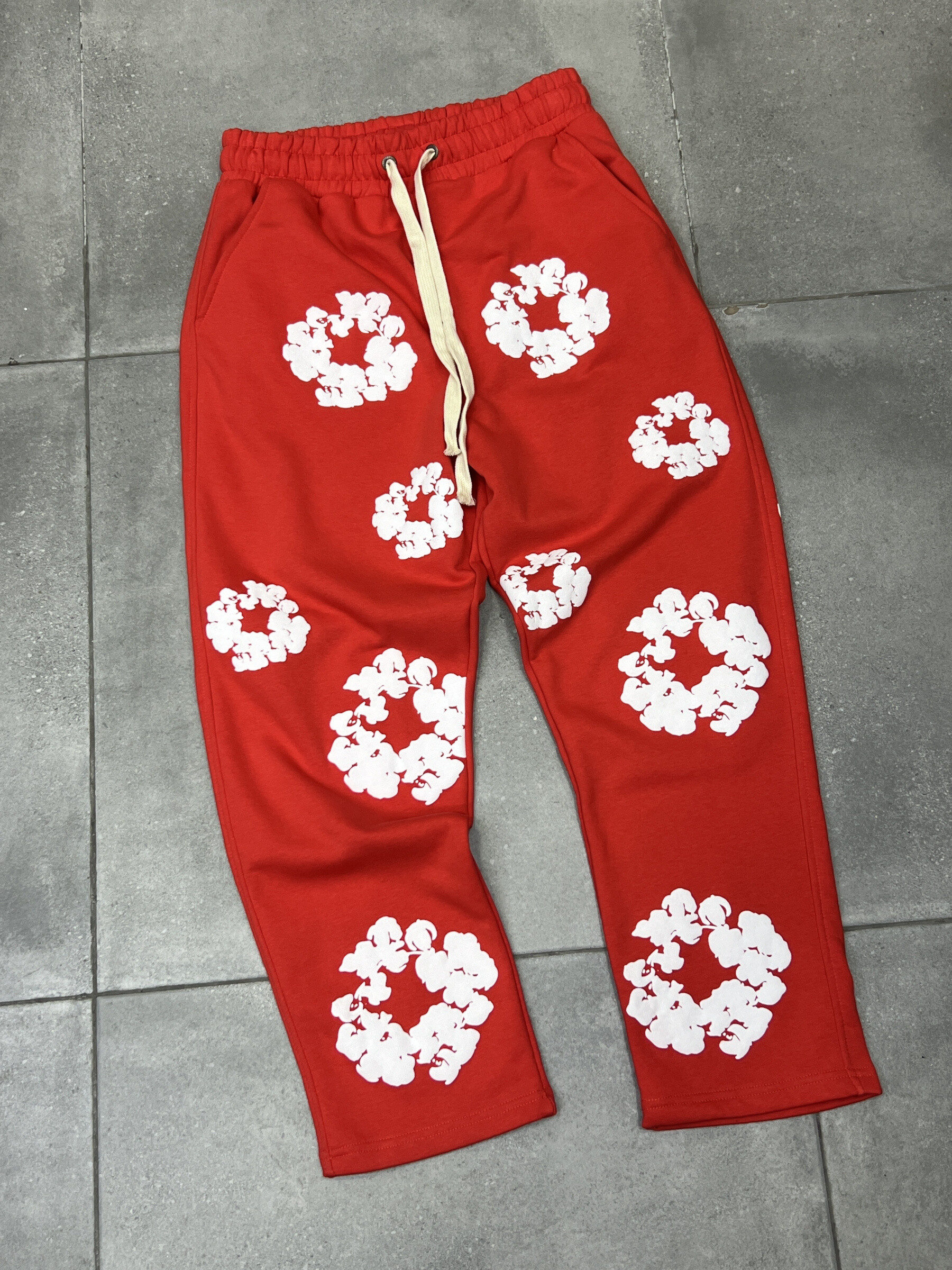 Wholesaler Invictus Paris - FLEECE JOGGING BOTTOMS WITH RELIEF PRINT