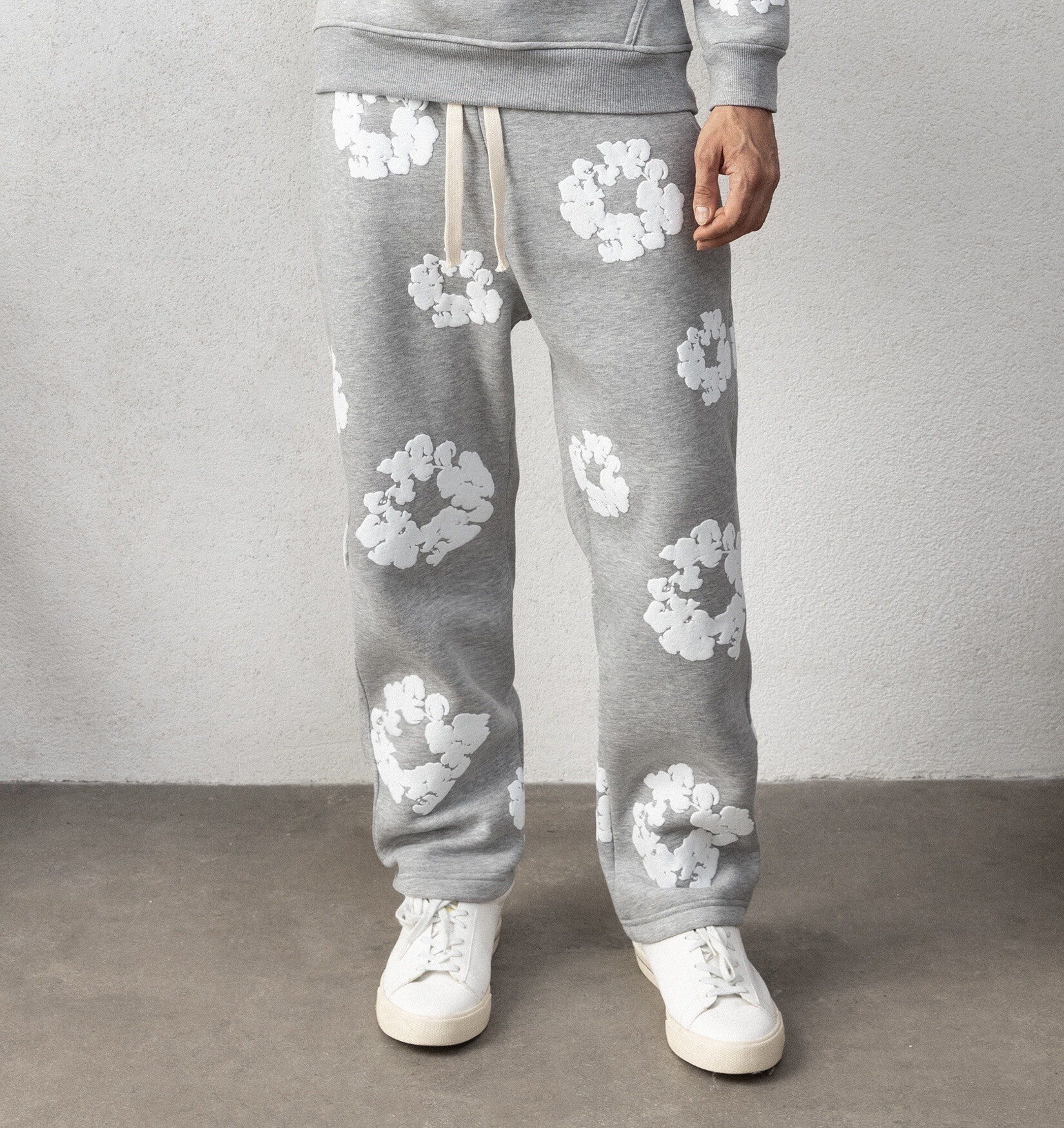 Wholesaler Invictus Paris - FLEECE JOGGING BOTTOMS WITH RELIEF PRINT