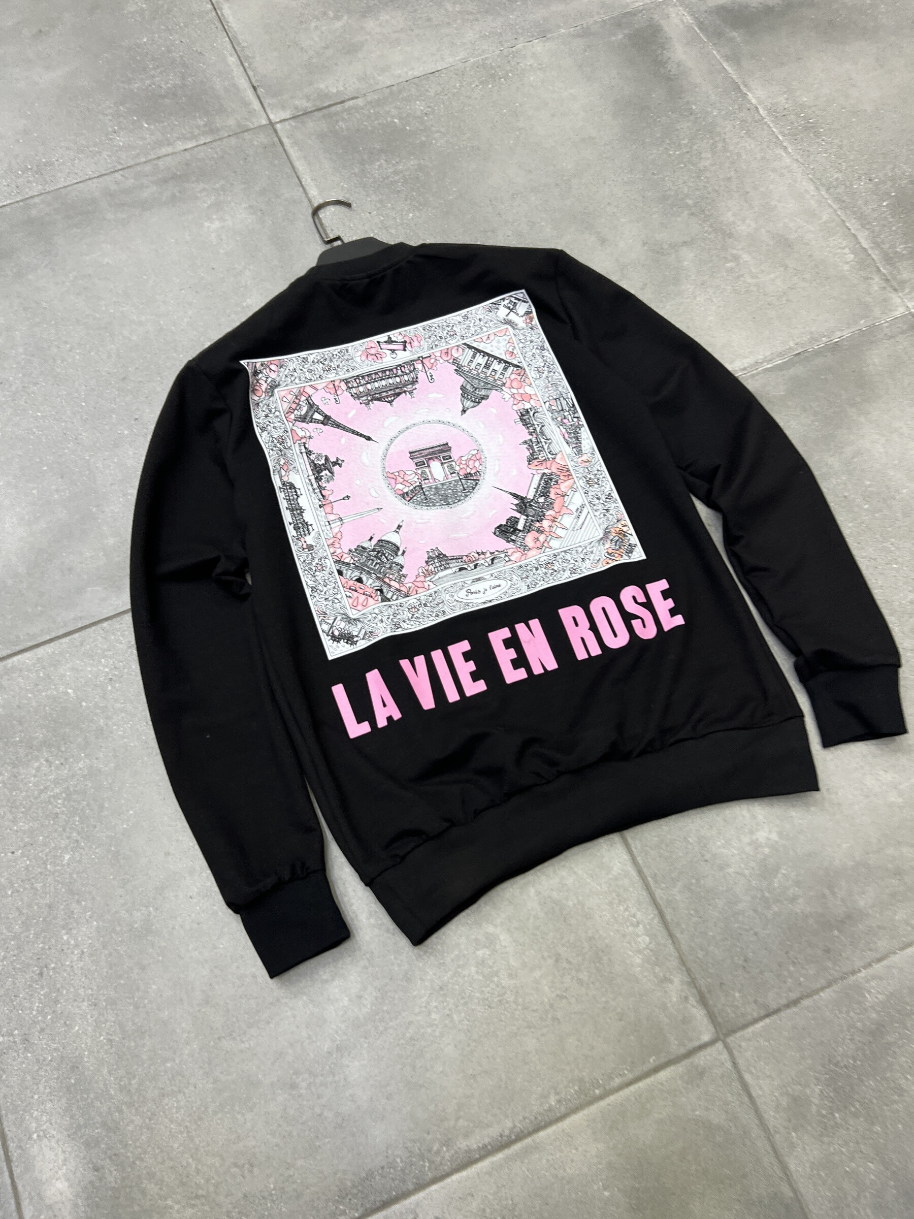 Grossiste Invictus Paris - Crewneck Imprimés Tendance Confort et Style à Petit Prix