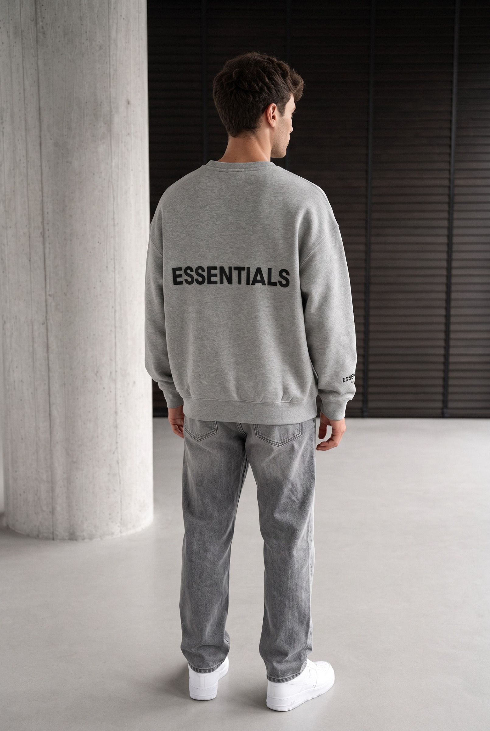 Grossiste Invictus Paris - SWEATSHIRT À COL ROND ESSENTIALS