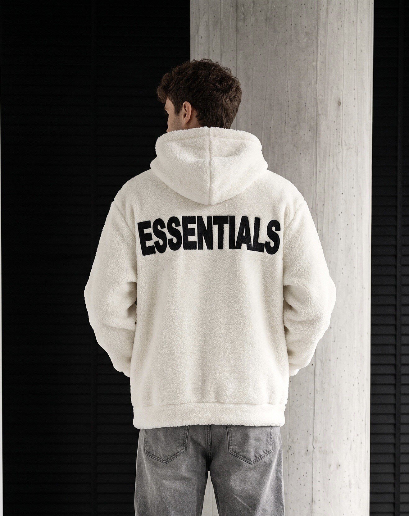 Grossiste Invictus Paris - SWEATSHIRT À CAPUCHE MOUMOUTE ESSENTIALS