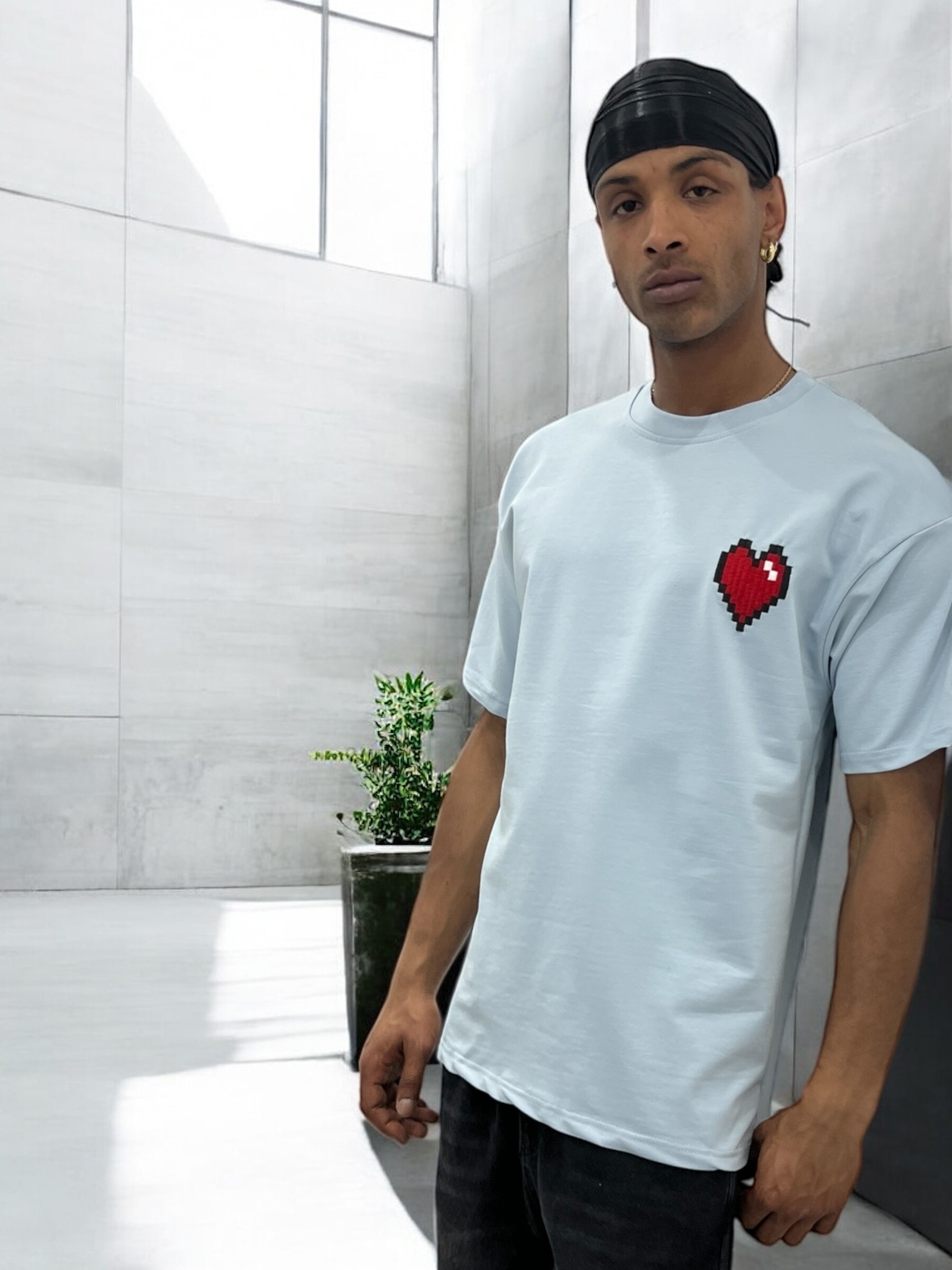 Grossiste Invictus Paris - T-SHIRT COUER BRODERIE "BEST SELLER"