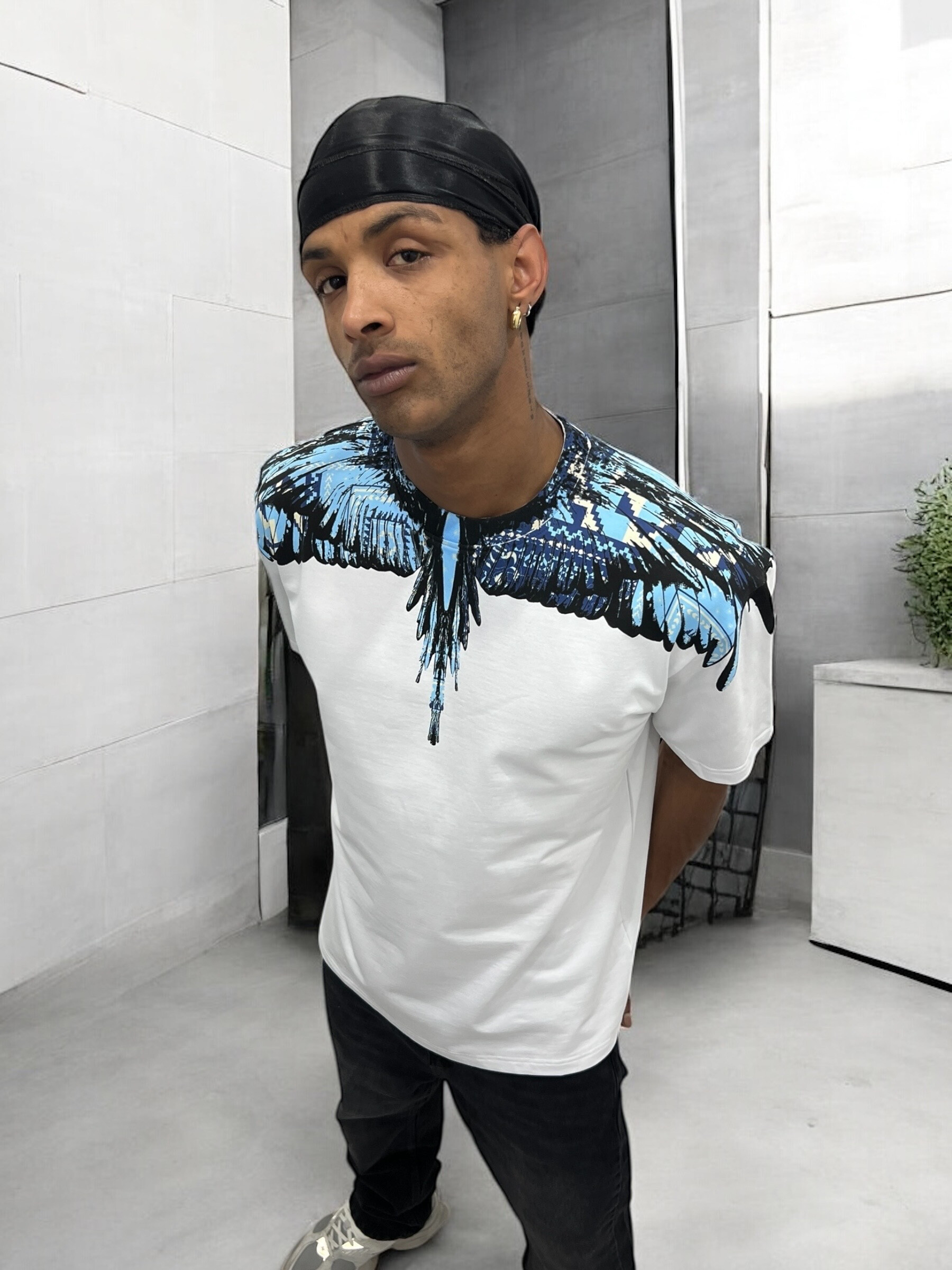 Grossiste Invictus Paris - T-SHIRT homme