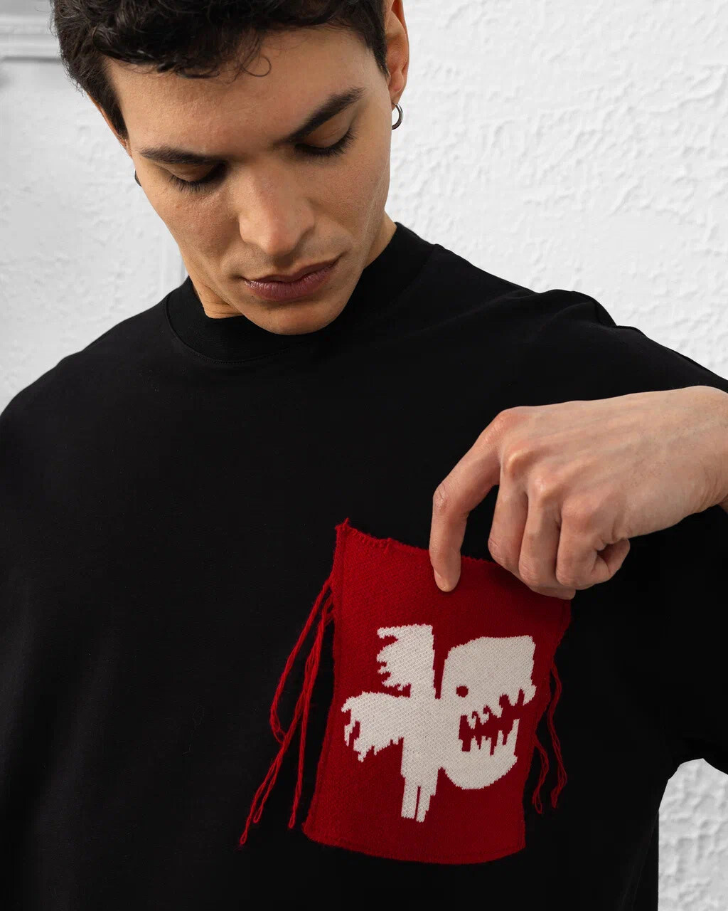 Grossista Invictus Paris - T-shirt maschile oversize con patch