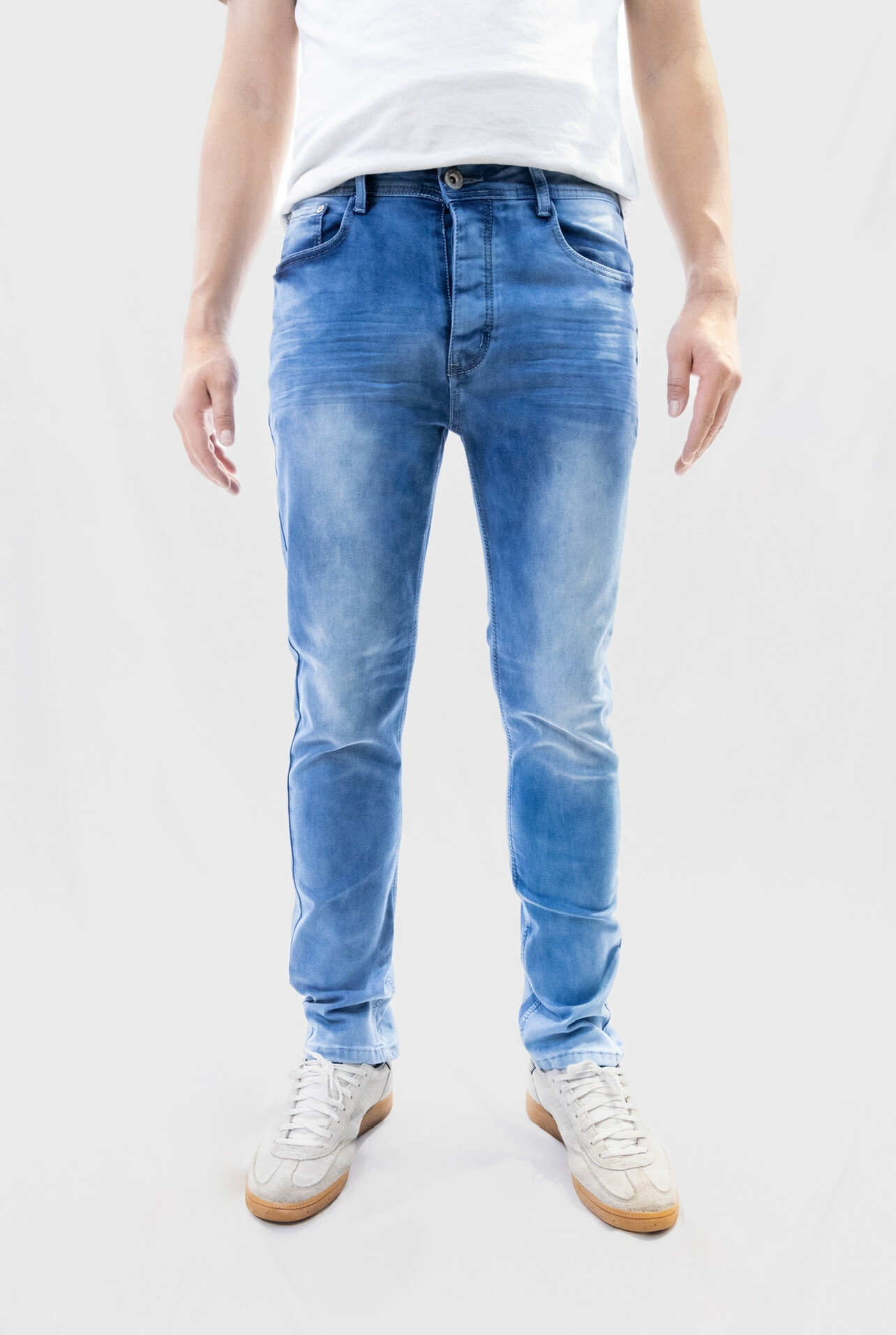 Großhändler Jaylvis - Taillierte Jeans in verwaschenem Blau