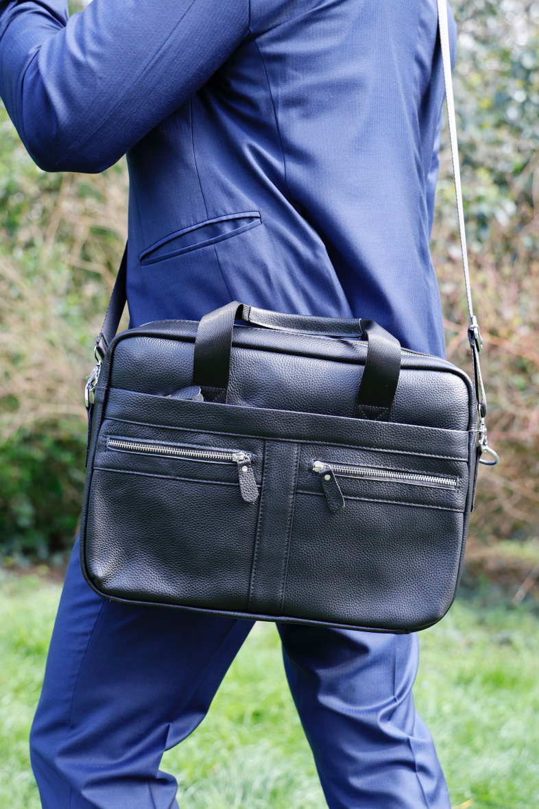 Mayorista JCL - Bolso para ordenador de piel de vacuno para hombre. Tamaño para 14 pulgadas.