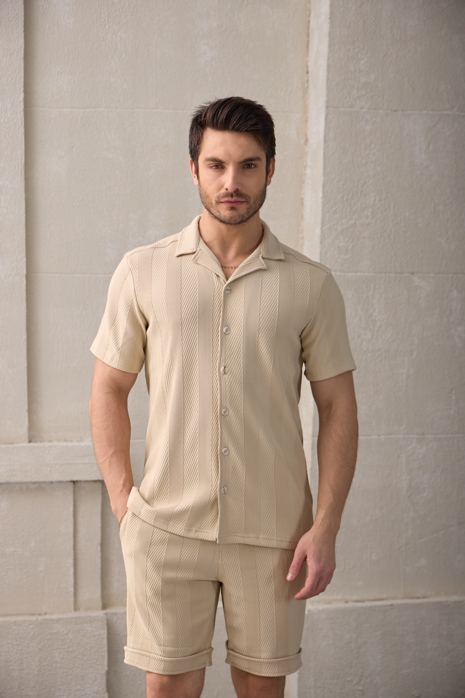 Großhändler JU GROUP - Herren-Outfit