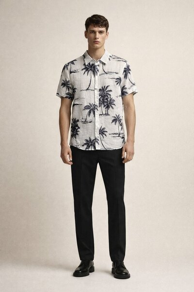 Wholesaler KIS₂ - MEN'S SHORT SLEEVE SHIRT WITH FLORAL PRINT AND COLLAR AVAILABLE IN SIZES Wholesaler KIS₂ - MEN'S SHORT SLEEVE SHIRT WITH FLORAL PRINT AND COLLAR AVAILABLE IN SIZES