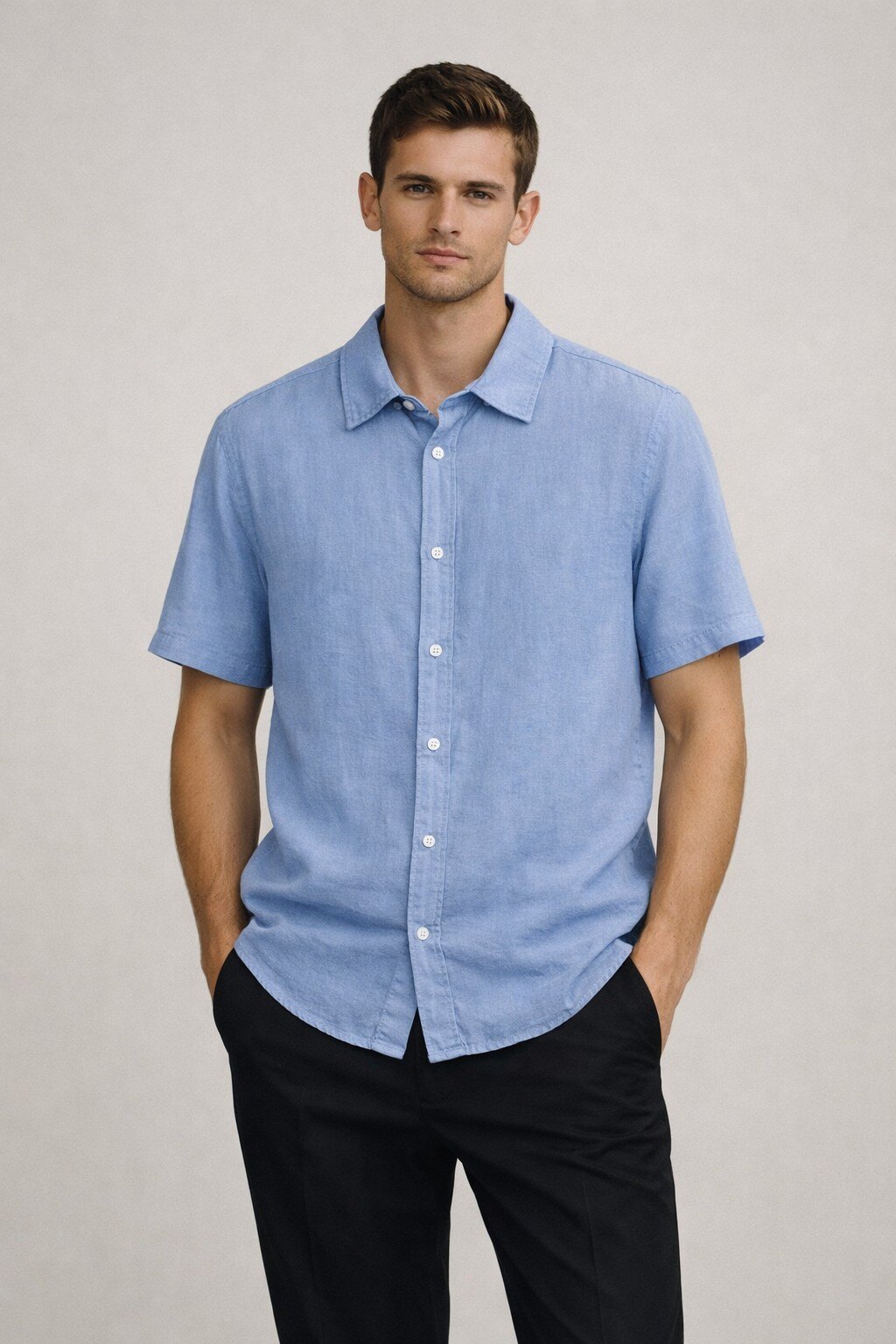 Grossiste KIS₂ - CHEMISE HOMME EN LIN À MANCHES COURTES AVEC COL COL CONFORTABLE BOUTONS FRONTAUX COULEUR UNIE TAILLE UNIQUE