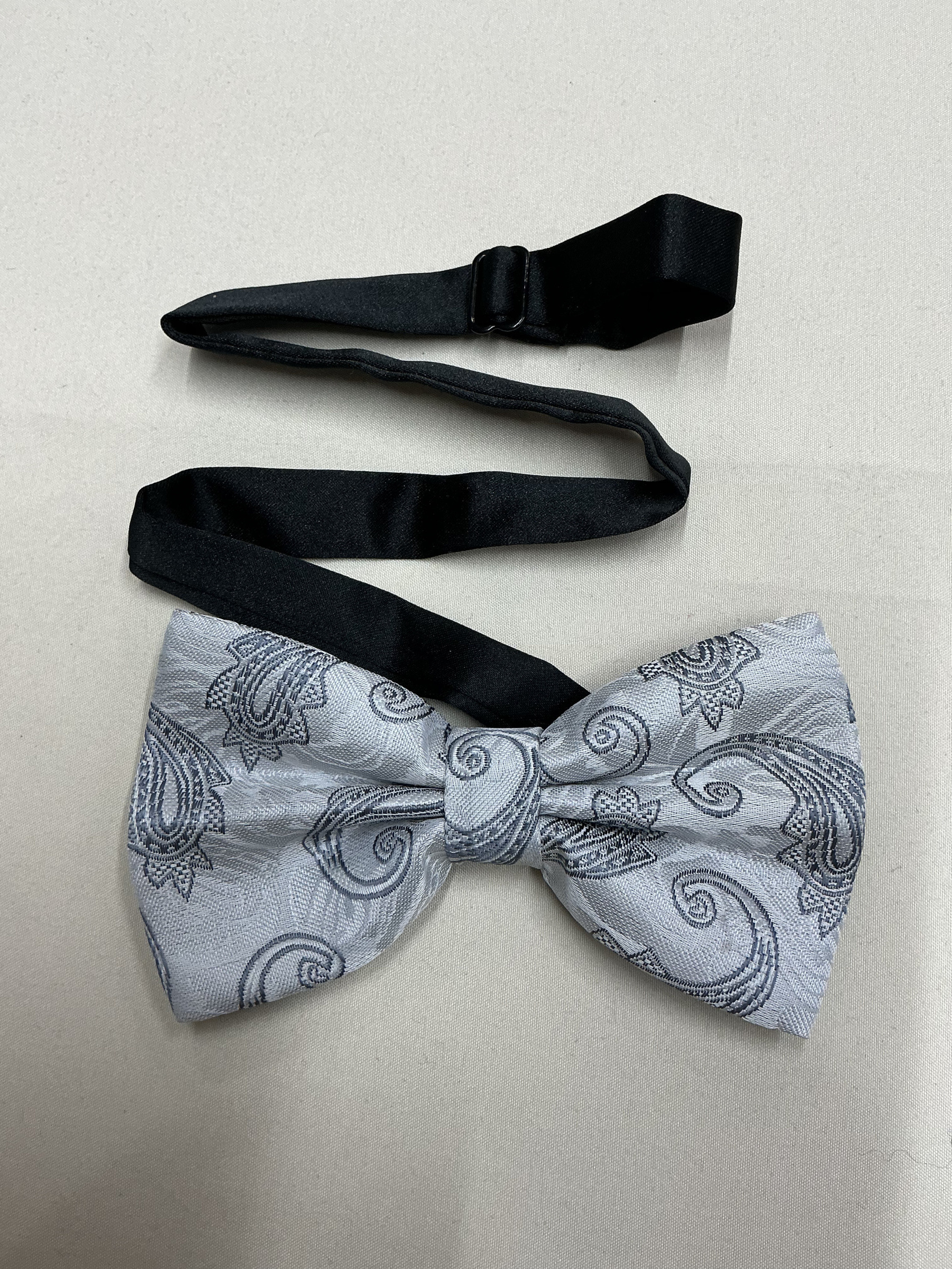 Grossista KIS₂ - Papillon da uomo elegante con tante fantasie