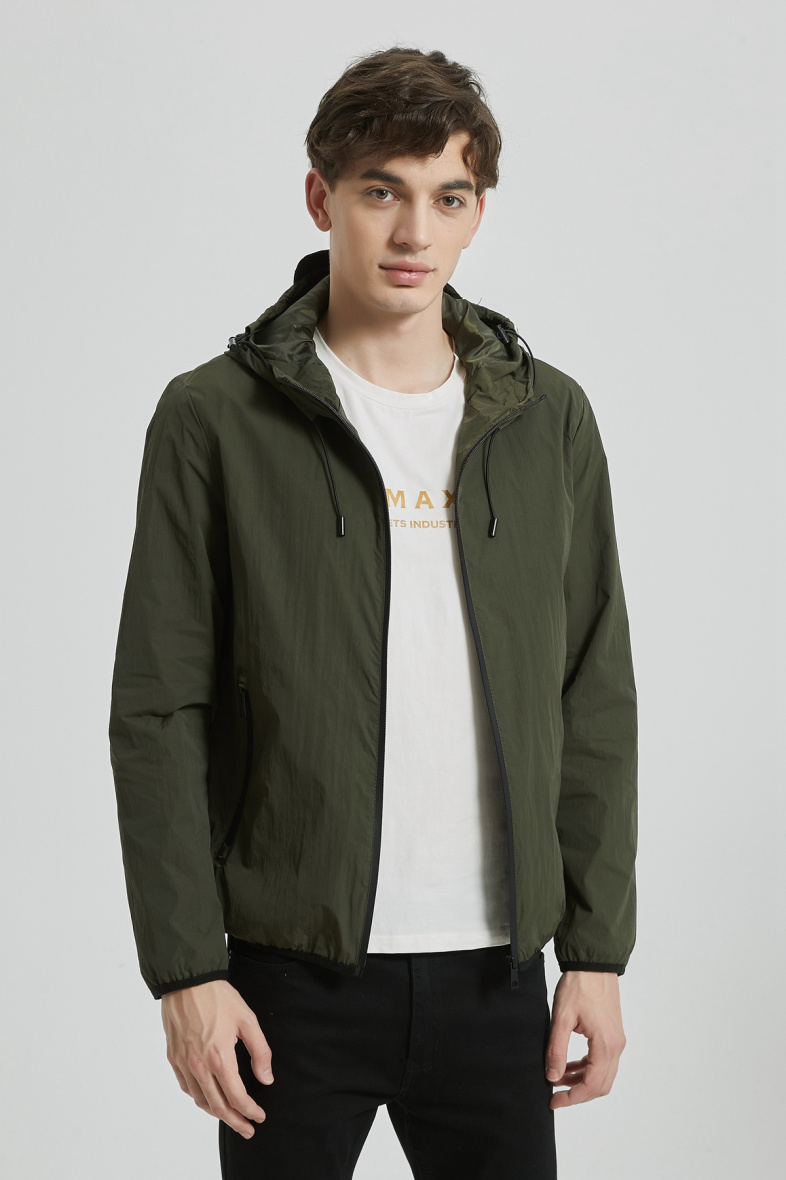 Wholesaler KYMAXX - Lightweight water-repellent plain jacket with integrated hood and multi-pockets