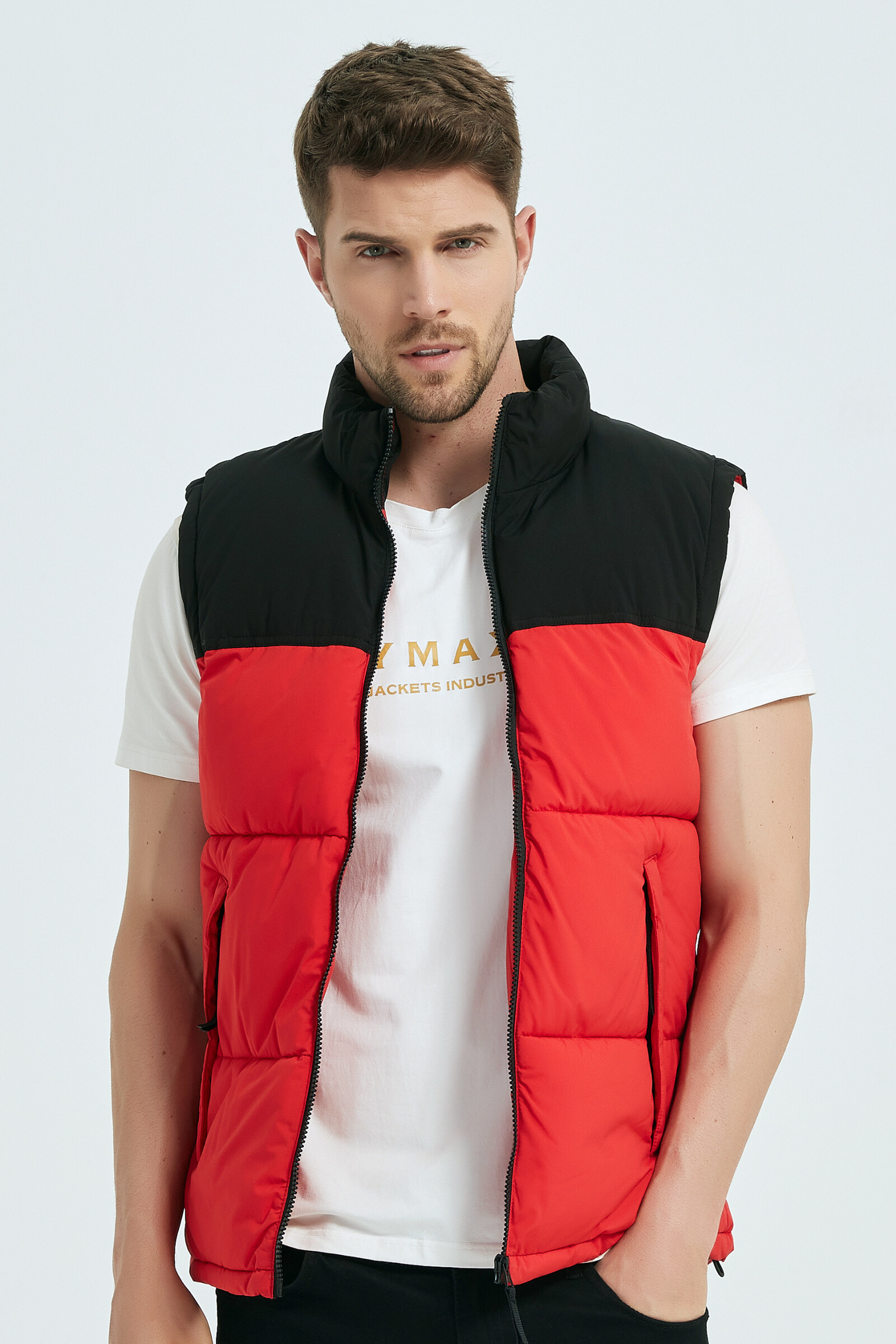 Wholesaler KYMAXX - Sleeveless down jacket. Cutting adjusted to the waist.