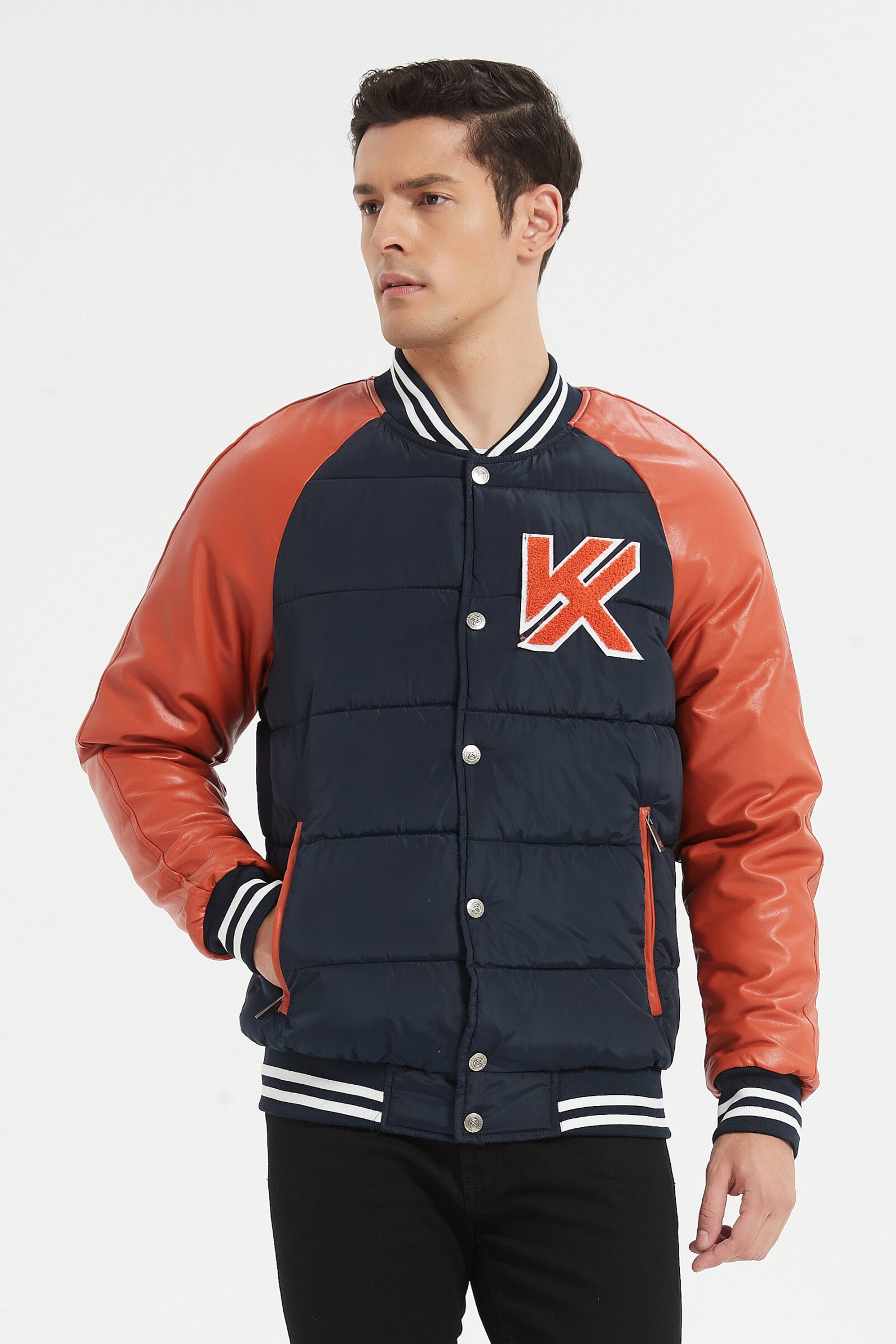 Grossiste KYMAXX - Bomber doudoune bouffant buste matelassé et manches contrastées