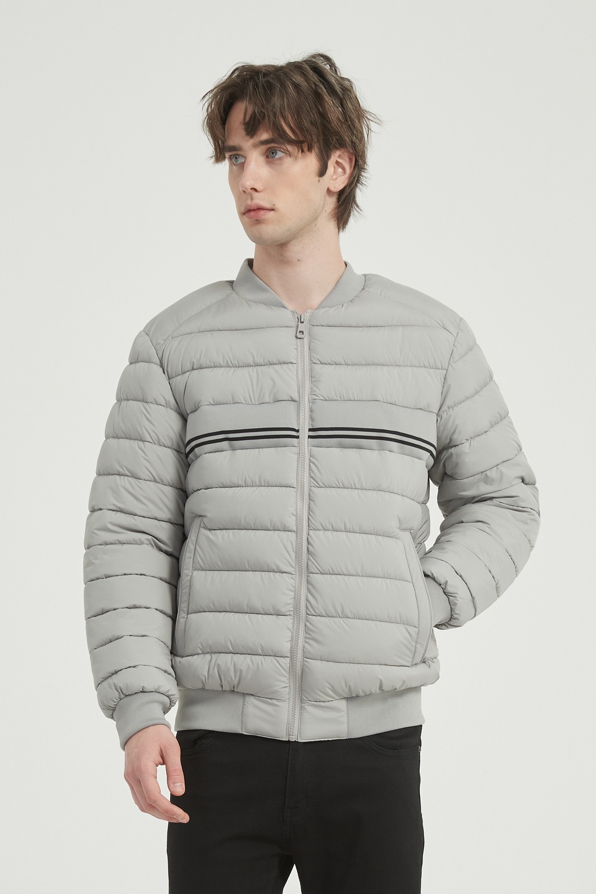 Grossiste KYMAXX - Doudoune légère homme style bomber