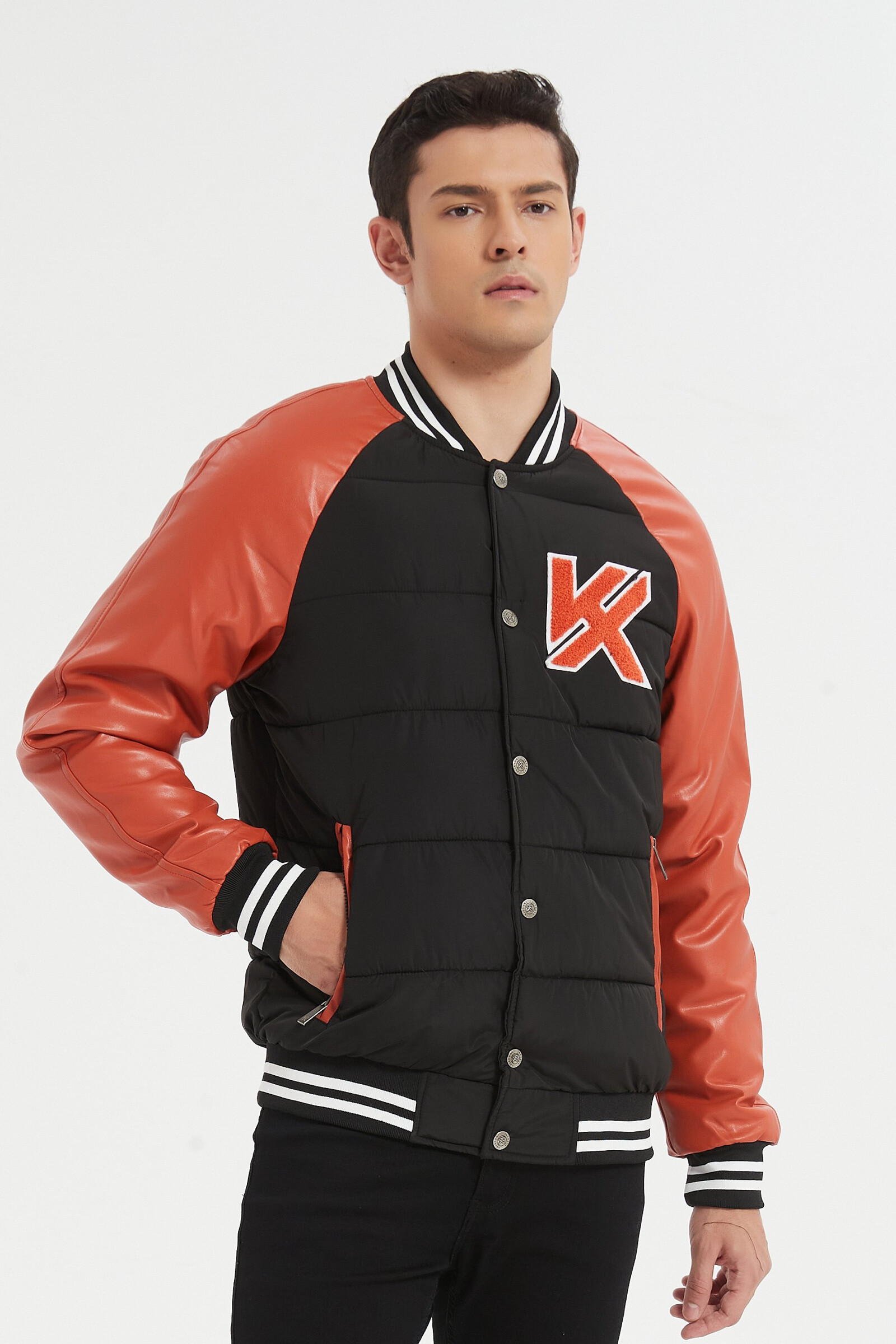 Grossiste KYMAXX - Bomber doudoune bouffant buste matelassé et manches contrastées