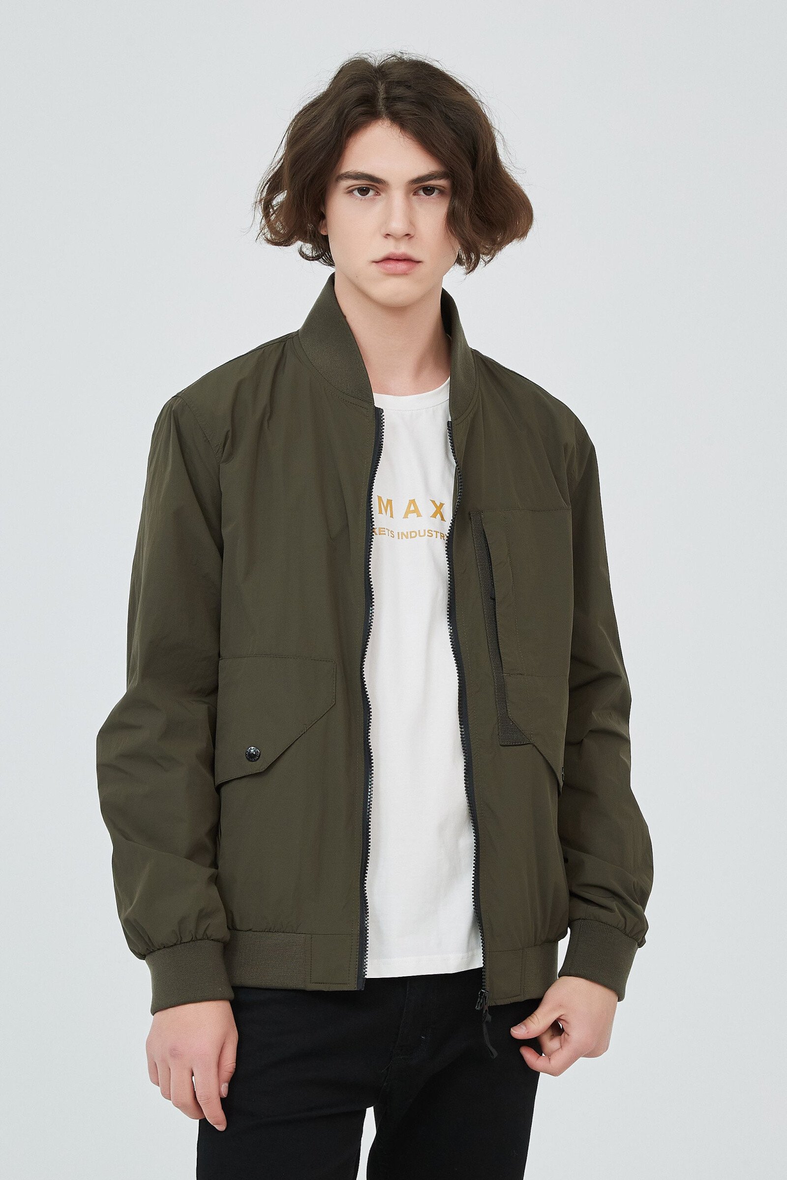 Wholesaler KYMAXX - Men's mid-season jacket short cut adjusted