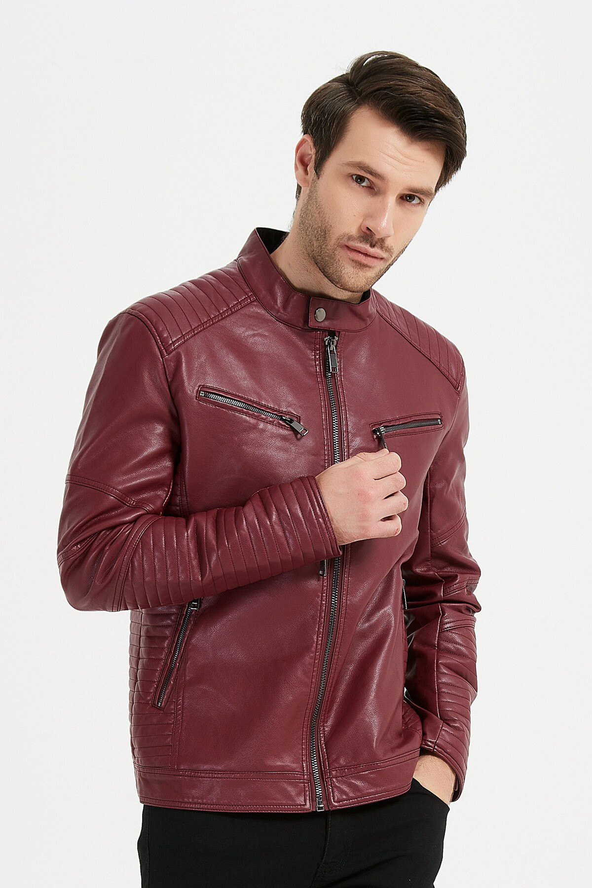 Grossiste KYMAXX - Veste en simili cuir doublée matelassée