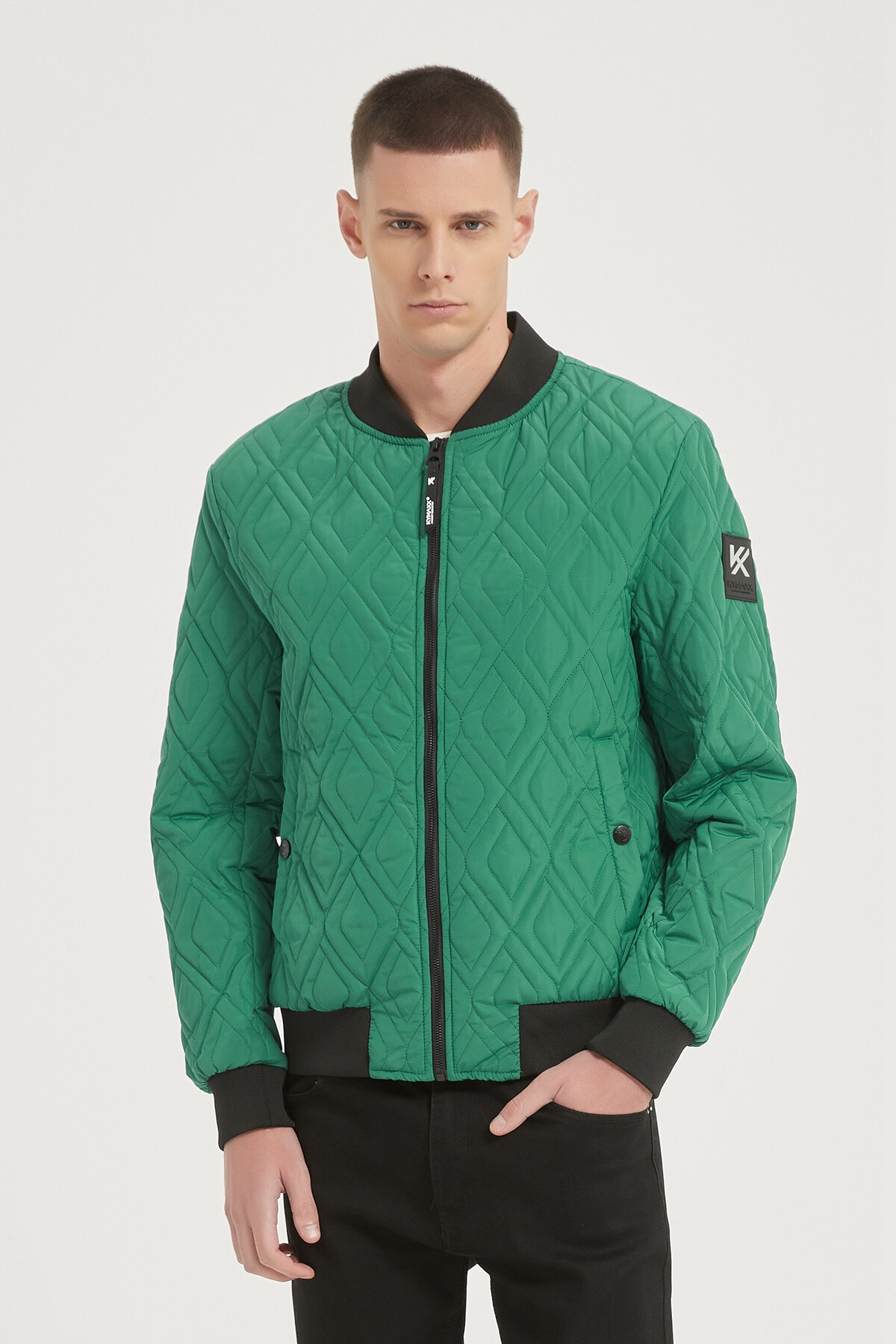 Grossiste KYMAXX - Doudoune légère motif géométrique col teddy