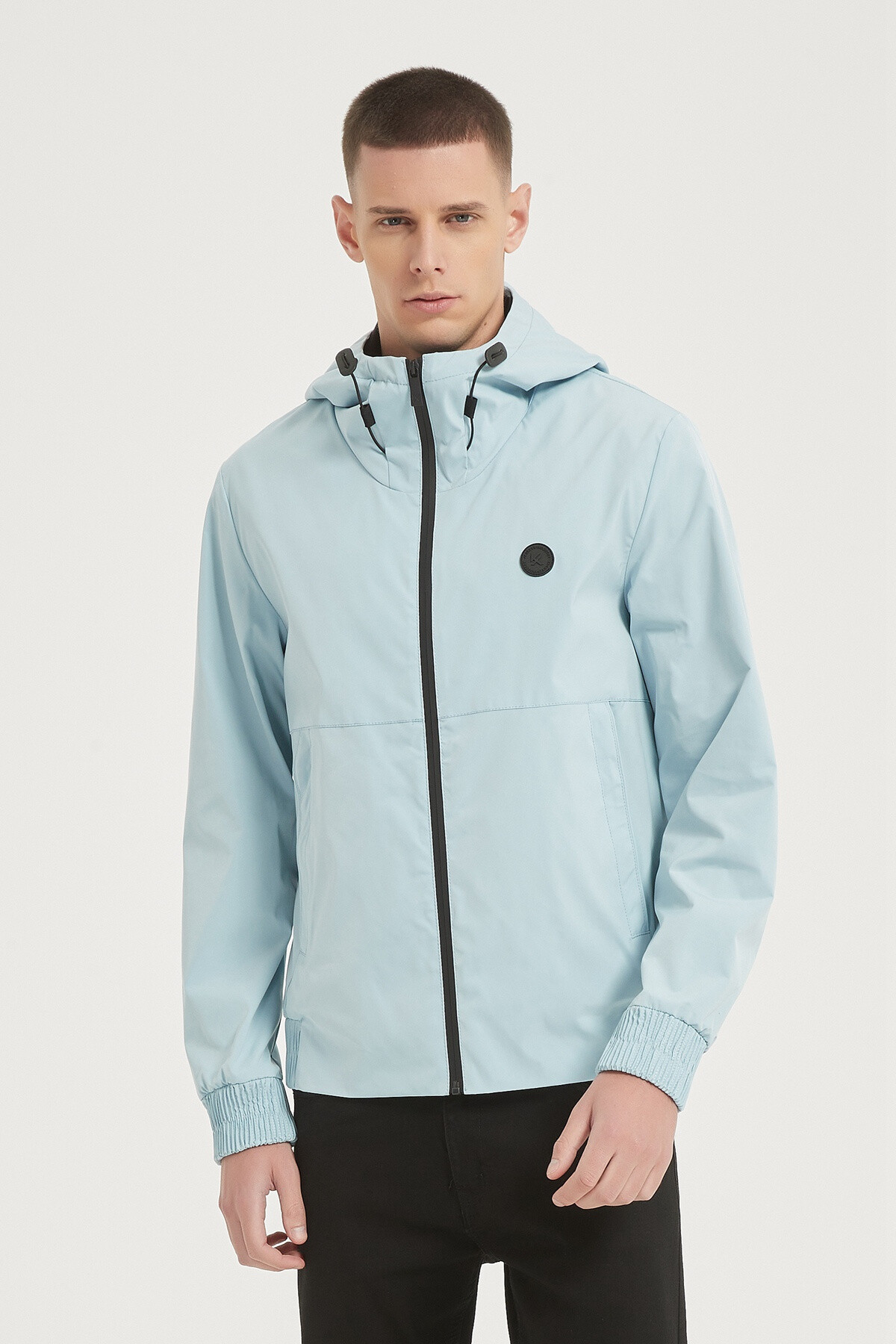 Grossiste KYMAXX - Coupe-vent léger uni homme