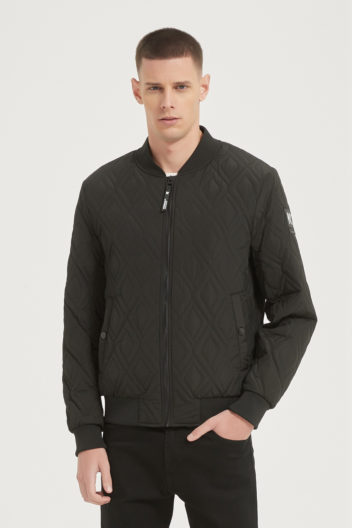 Grossiste KYMAXX - Doudoune légère motif géométrique col teddy