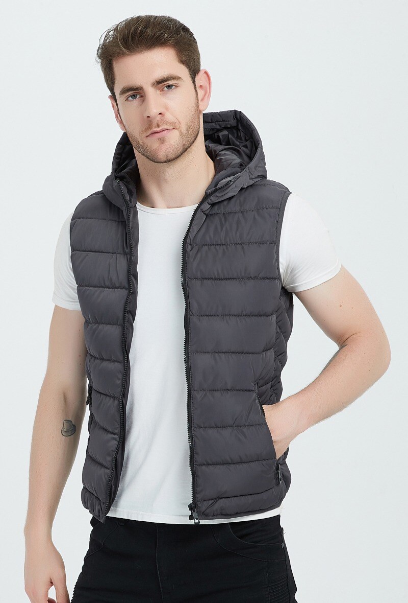 Großhändler KYMAXX - Gesteppte, ärmellose Daunenjacke mit Sturmhaube