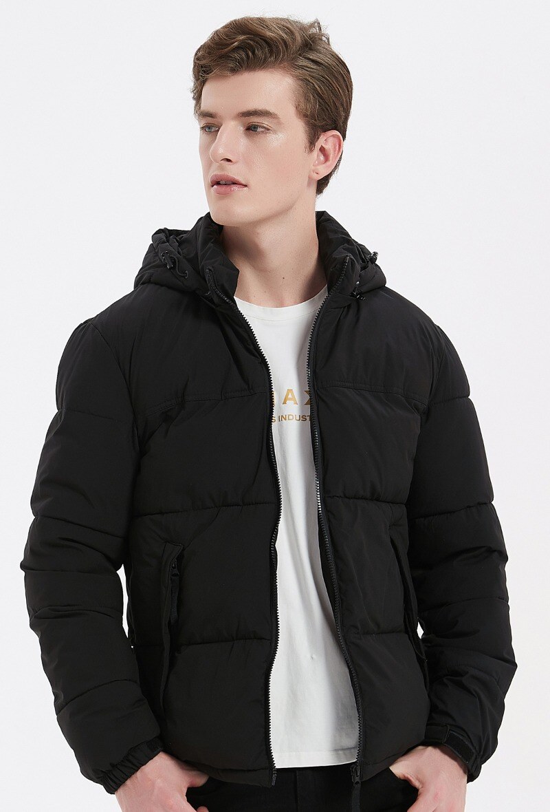Wholesaler KYMAXX - Warm quilted down jacket with wide stripes and removable hood